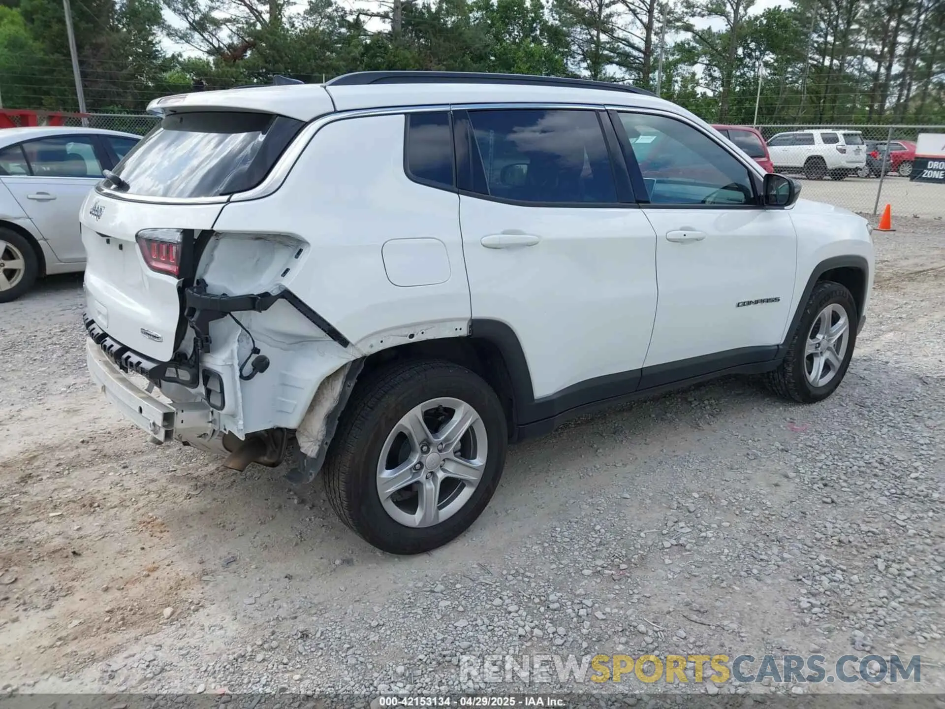4 fotografías del automóvil dañado 3C4NJDBN9RT604049 JEEP COMPASS 2024