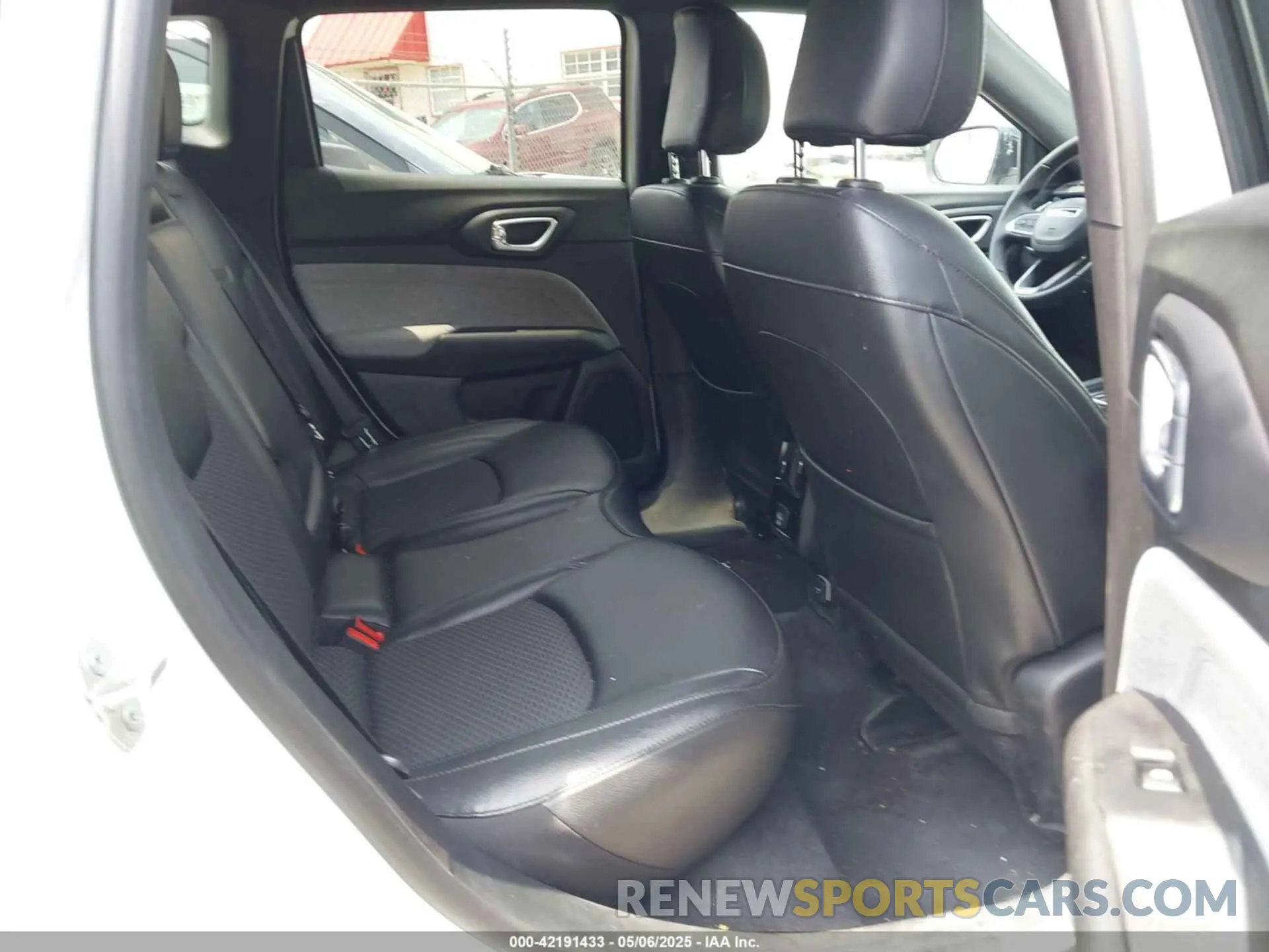 8 fotografías del automóvil dañado 3C4NJDBNXRT119192 JEEP COMPASS 2024
