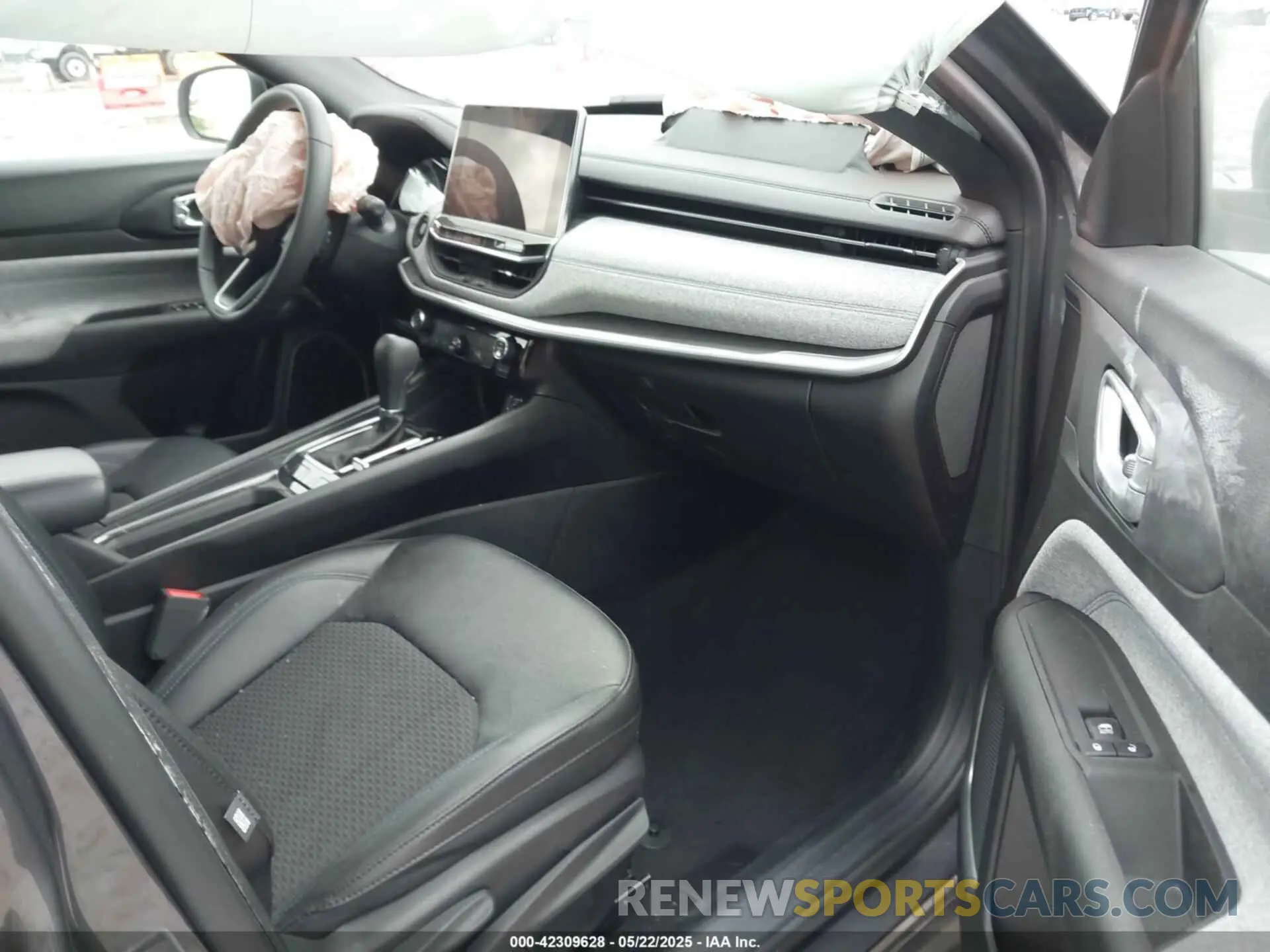 5 fotografías del automóvil dañado 3C4NJDBNXRT121282 JEEP COMPASS 2024