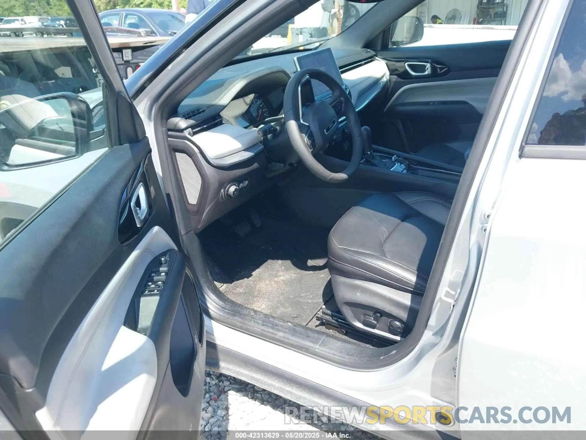 5 fotografías del automóvil dañado 3C4NJDCN0RT125579 JEEP COMPASS 2024