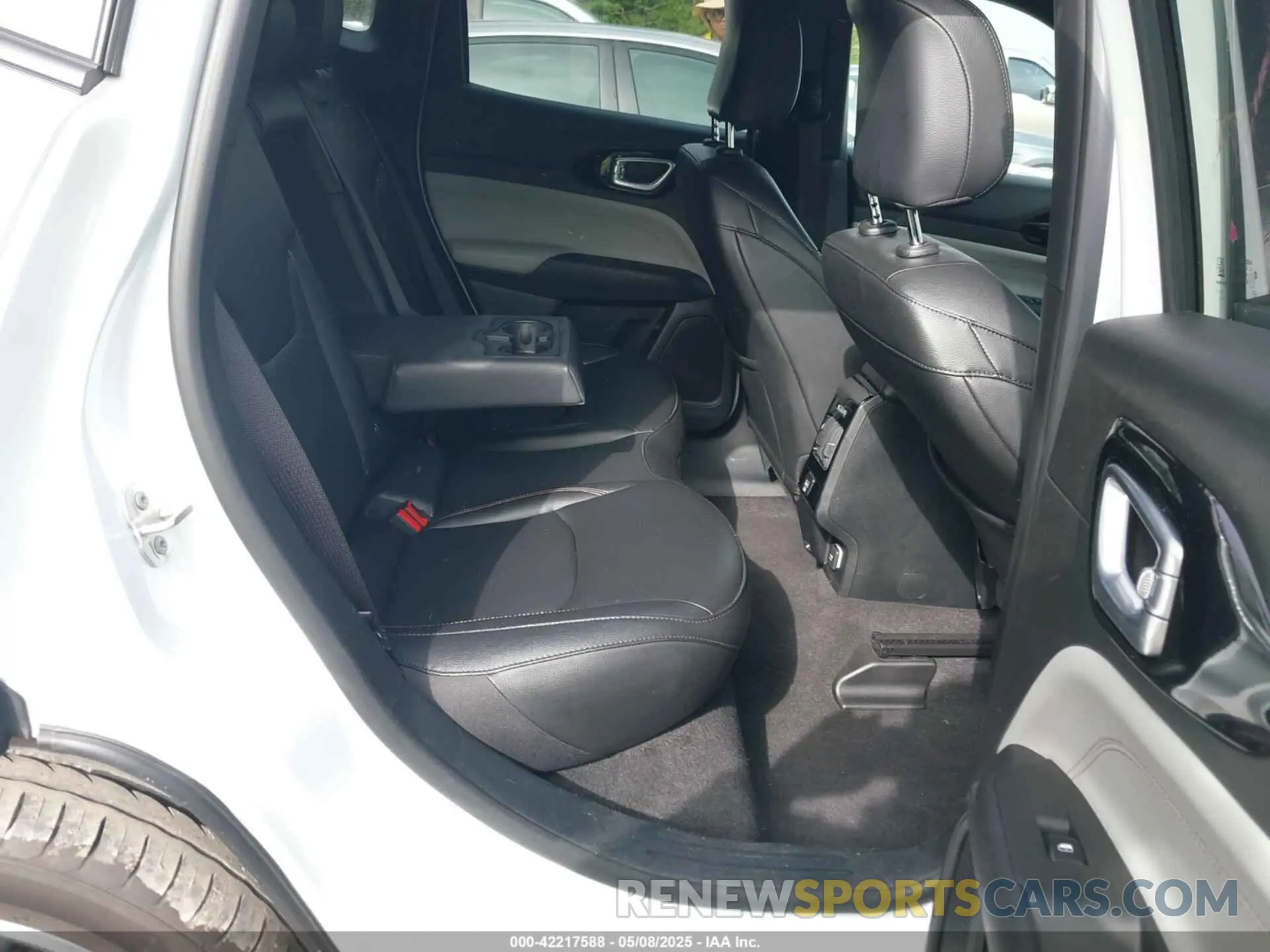 8 fotografías del automóvil dañado 3C4NJDCN1RT596978 JEEP COMPASS 2024