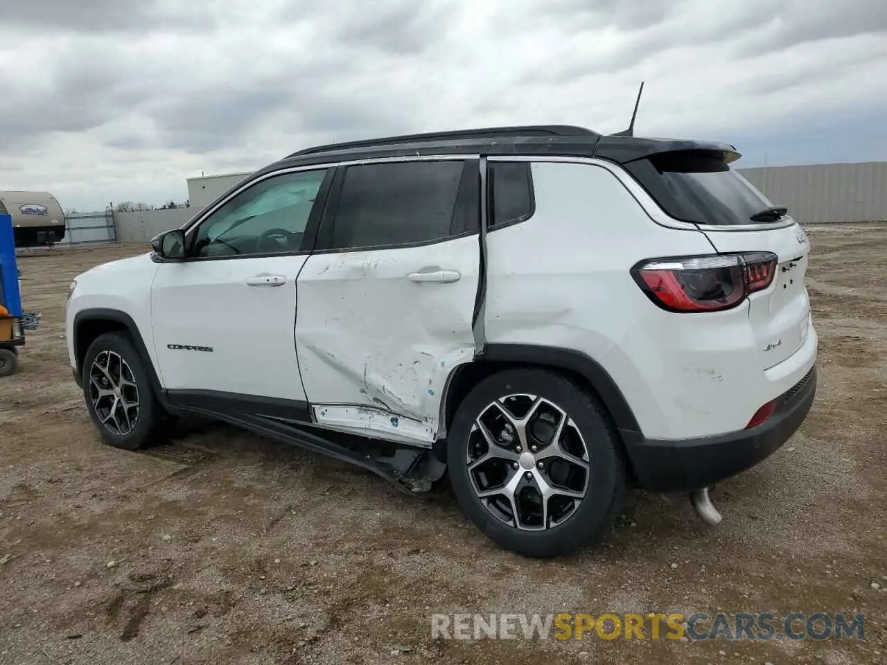 2 fotografías del automóvil dañado 3C4NJDCN5RT102704 JEEP COMPASS 2024