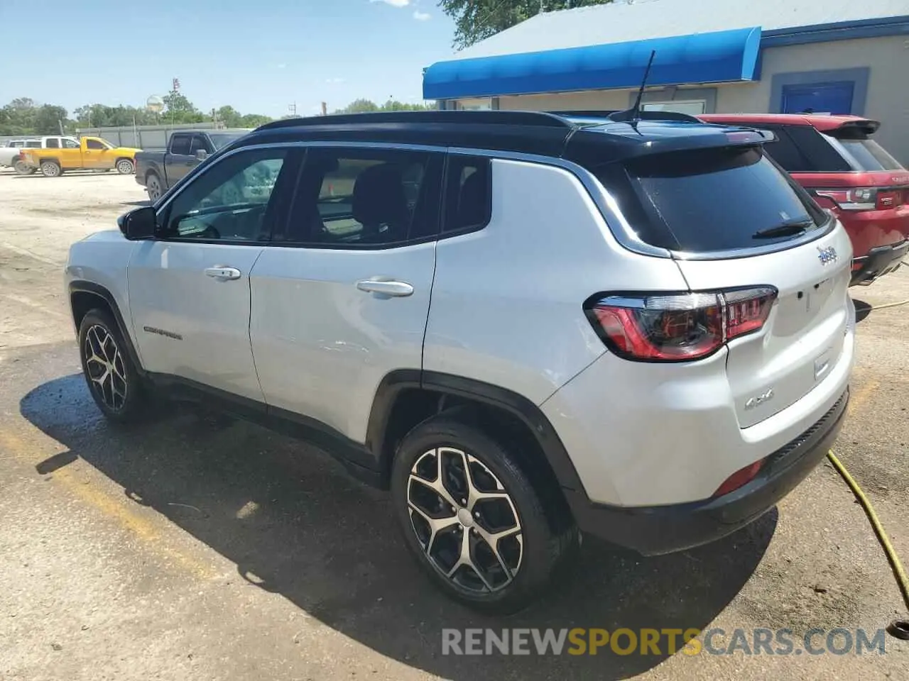 2 fotografías del automóvil dañado 3C4NJDCN6RT150907 JEEP COMPASS 2024
