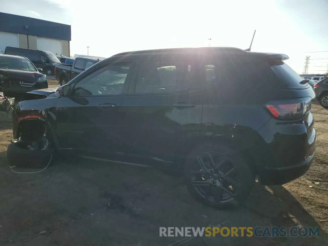 2 fotografías del automóvil dañado 3C4NJDCN8RT104365 JEEP COMPASS 2024