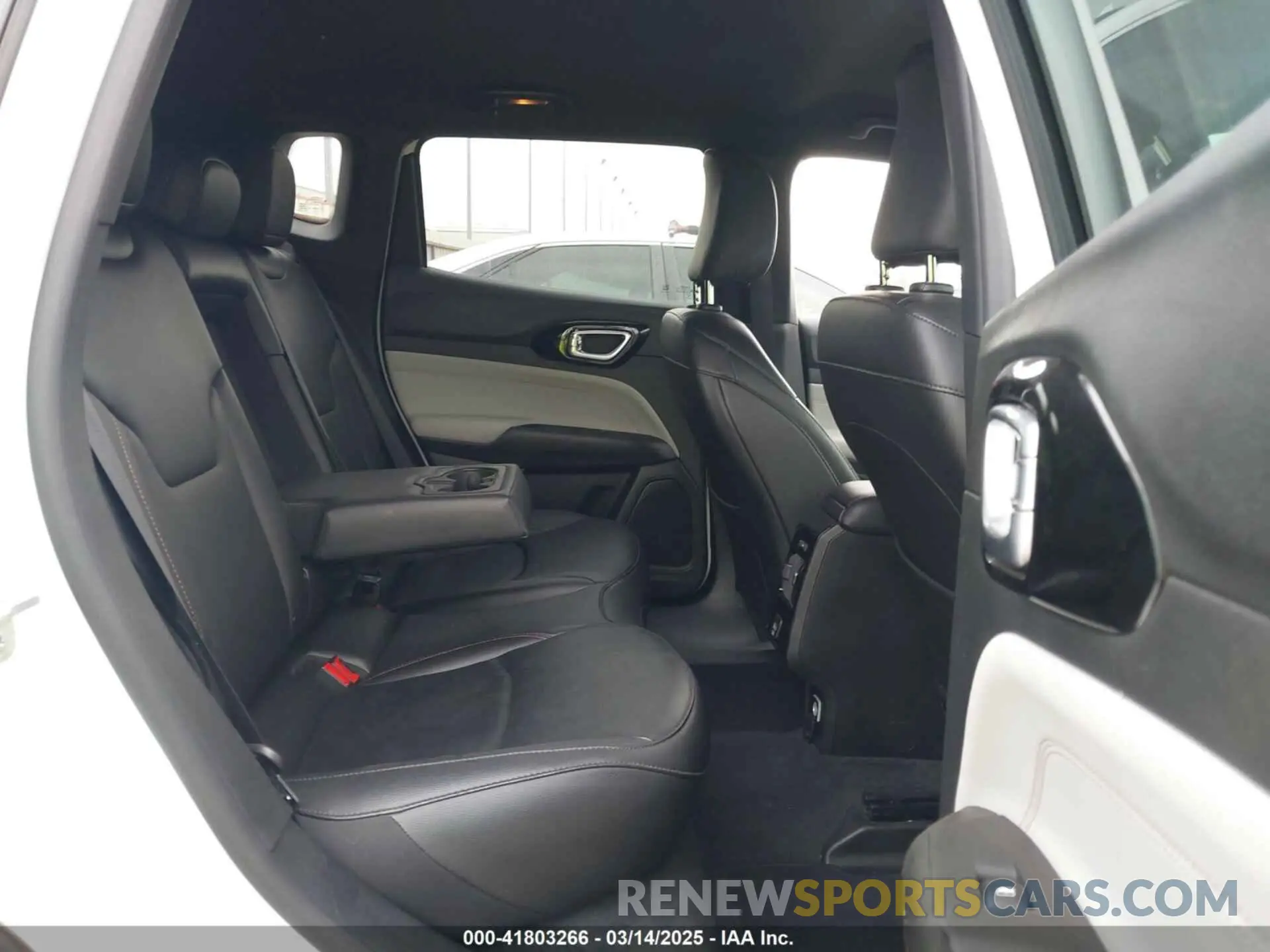 8 fotografías del automóvil dañado 3C4NJDCNXRT125346 JEEP COMPASS 2024
