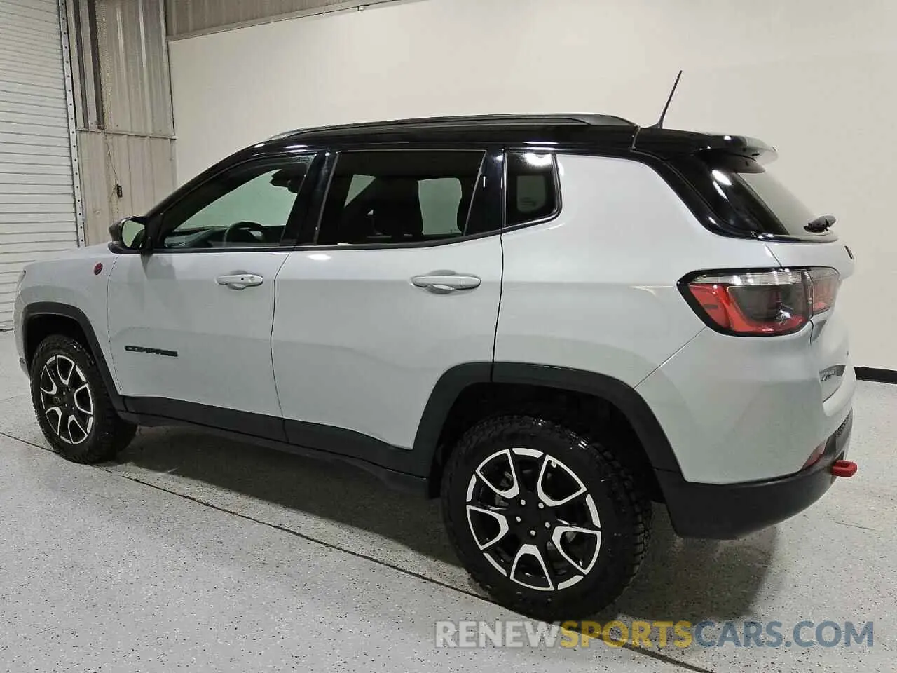 2 fotografías del automóvil dañado 3C4NJDDN5RT149827 JEEP COMPASS 2024