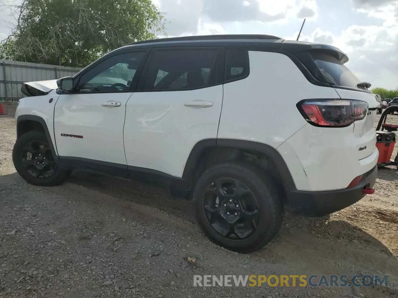 2 fotografías del automóvil dañado 3C4NJDDN5RT579213 JEEP COMPASS 2024