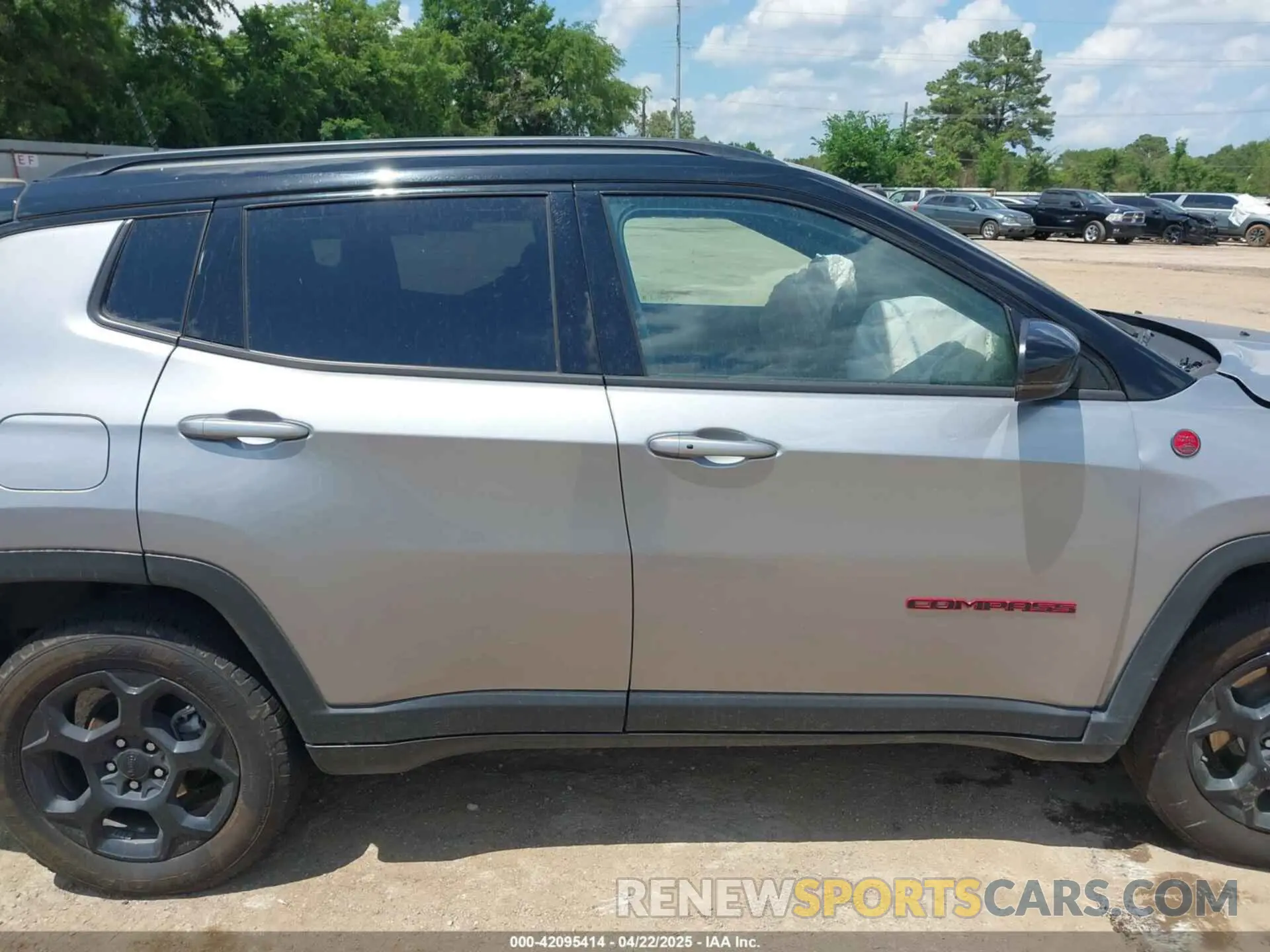 14 fotografías del automóvil dañado 3C4NJDDN8RT596877 JEEP COMPASS 2024