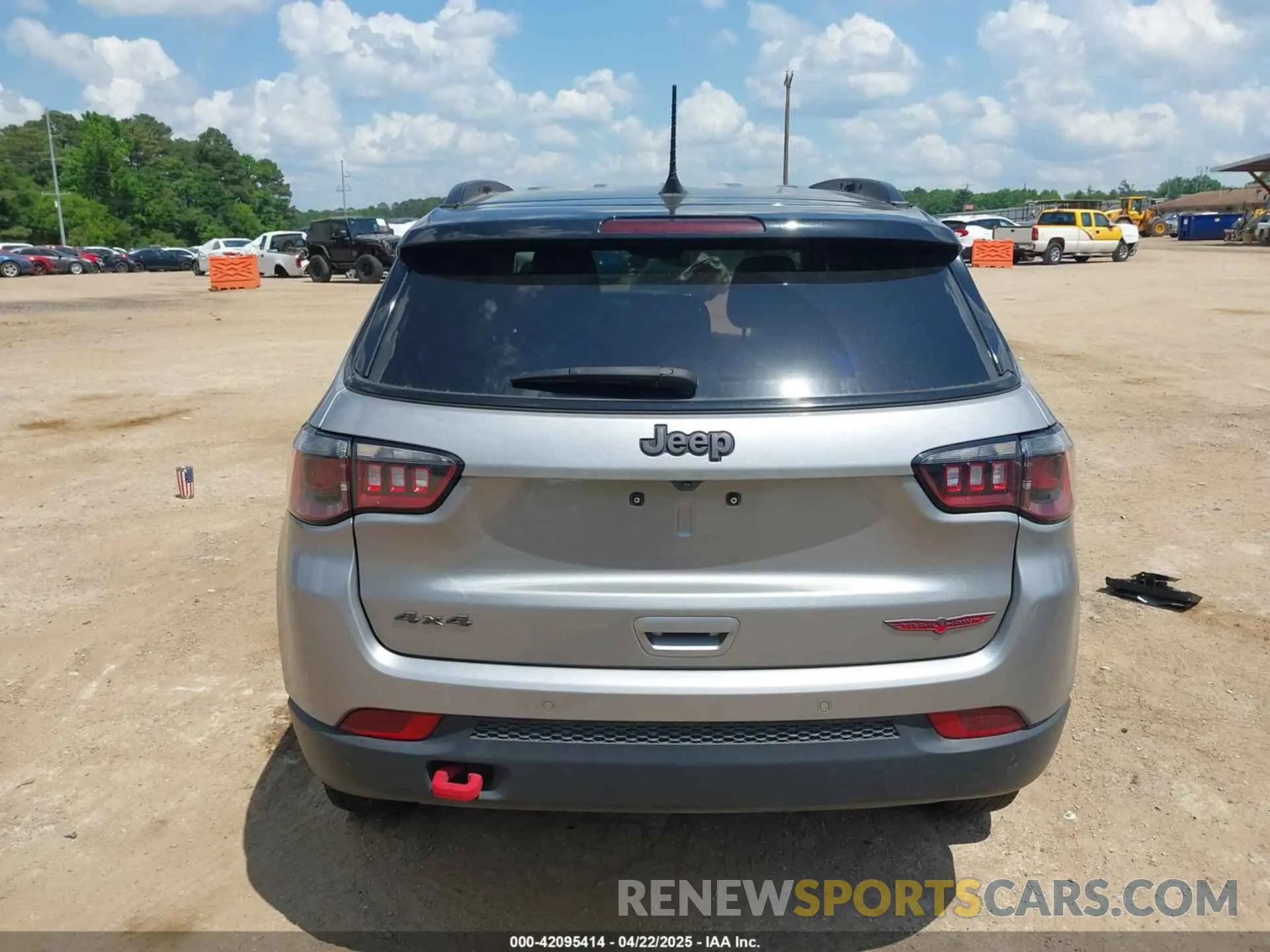 17 fotografías del automóvil dañado 3C4NJDDN8RT596877 JEEP COMPASS 2024