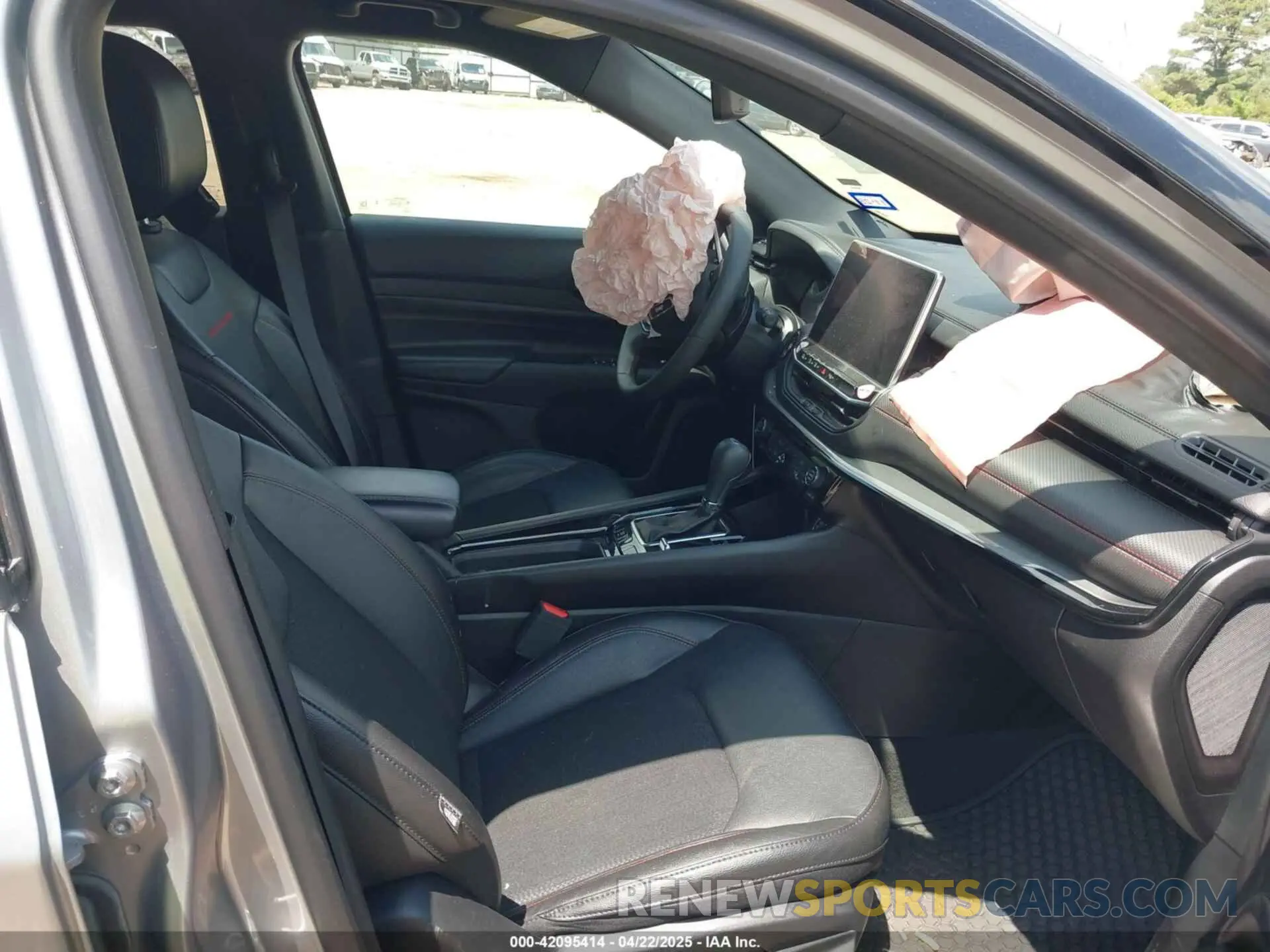 5 fotografías del automóvil dañado 3C4NJDDN8RT596877 JEEP COMPASS 2024