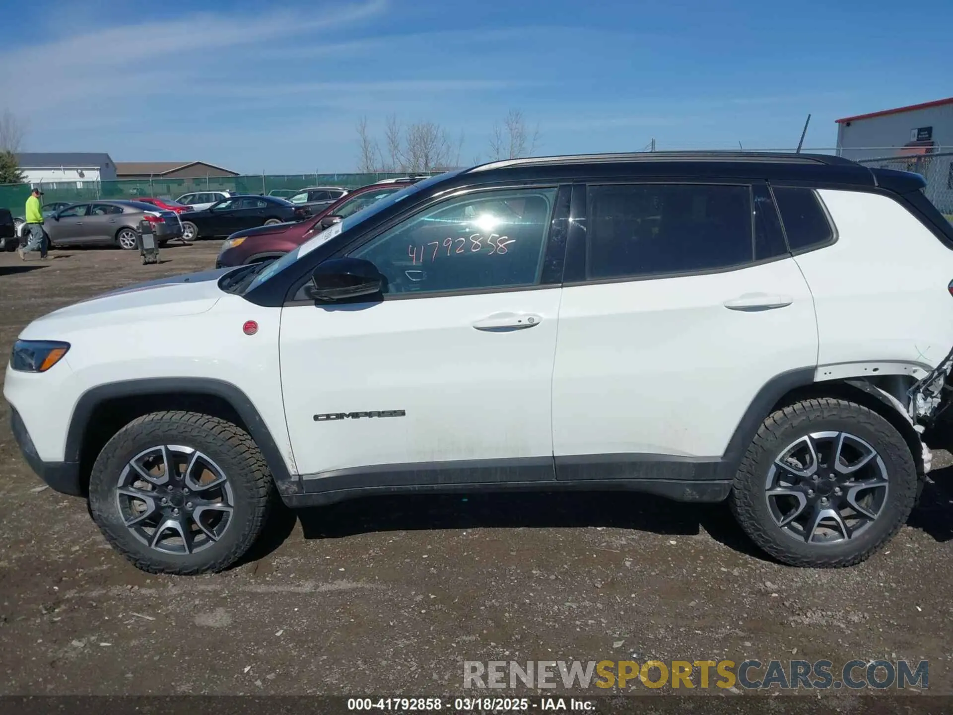 14 fotografías del automóvil dañado 3C4NJDDN9RT140998 JEEP COMPASS 2024