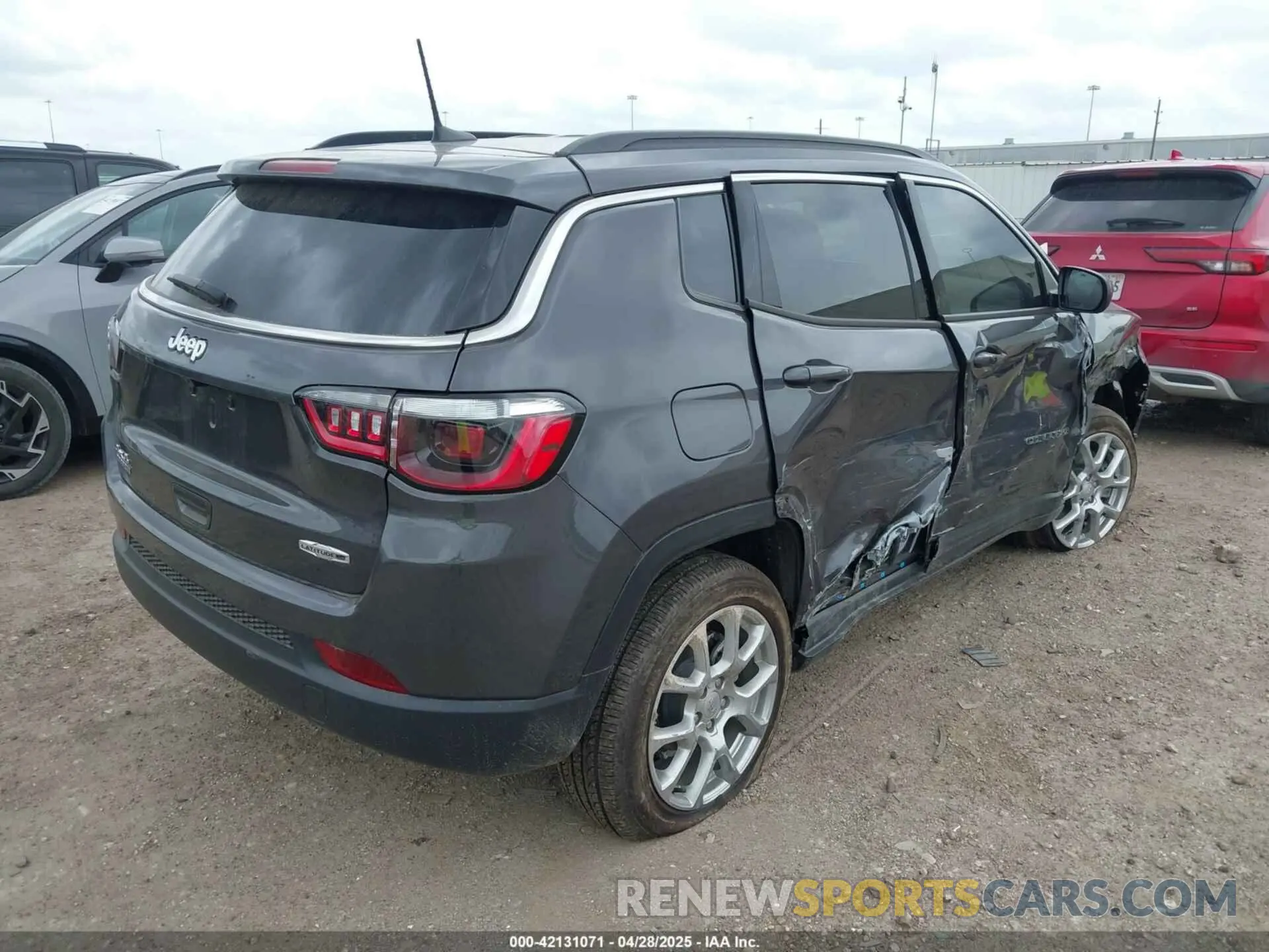 4 fotografías del automóvil dañado 3C4NJDFN0RT164250 JEEP COMPASS 2024
