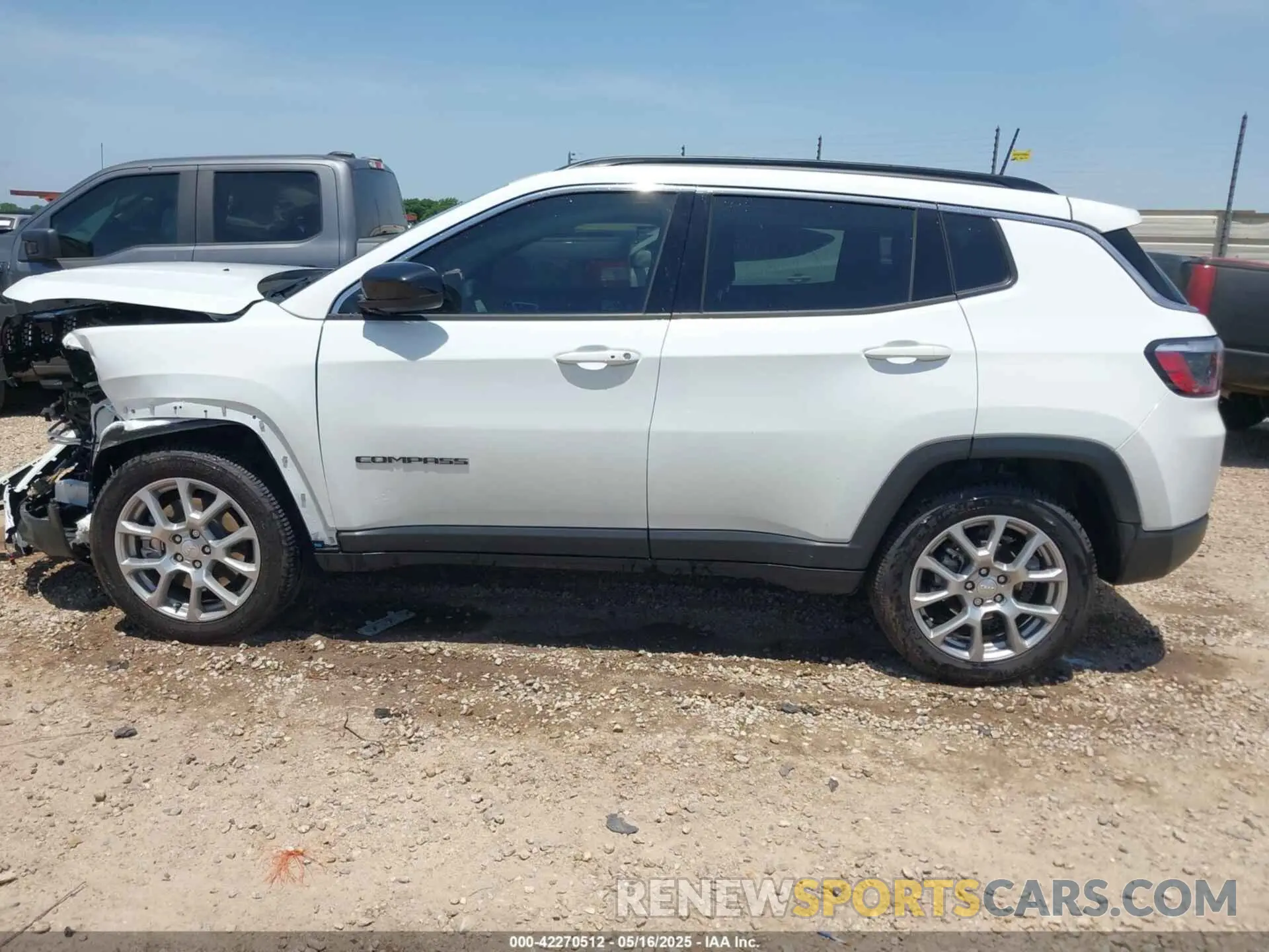 14 fotografías del automóvil dañado 3C4NJDFN5RT132085 JEEP COMPASS 2024