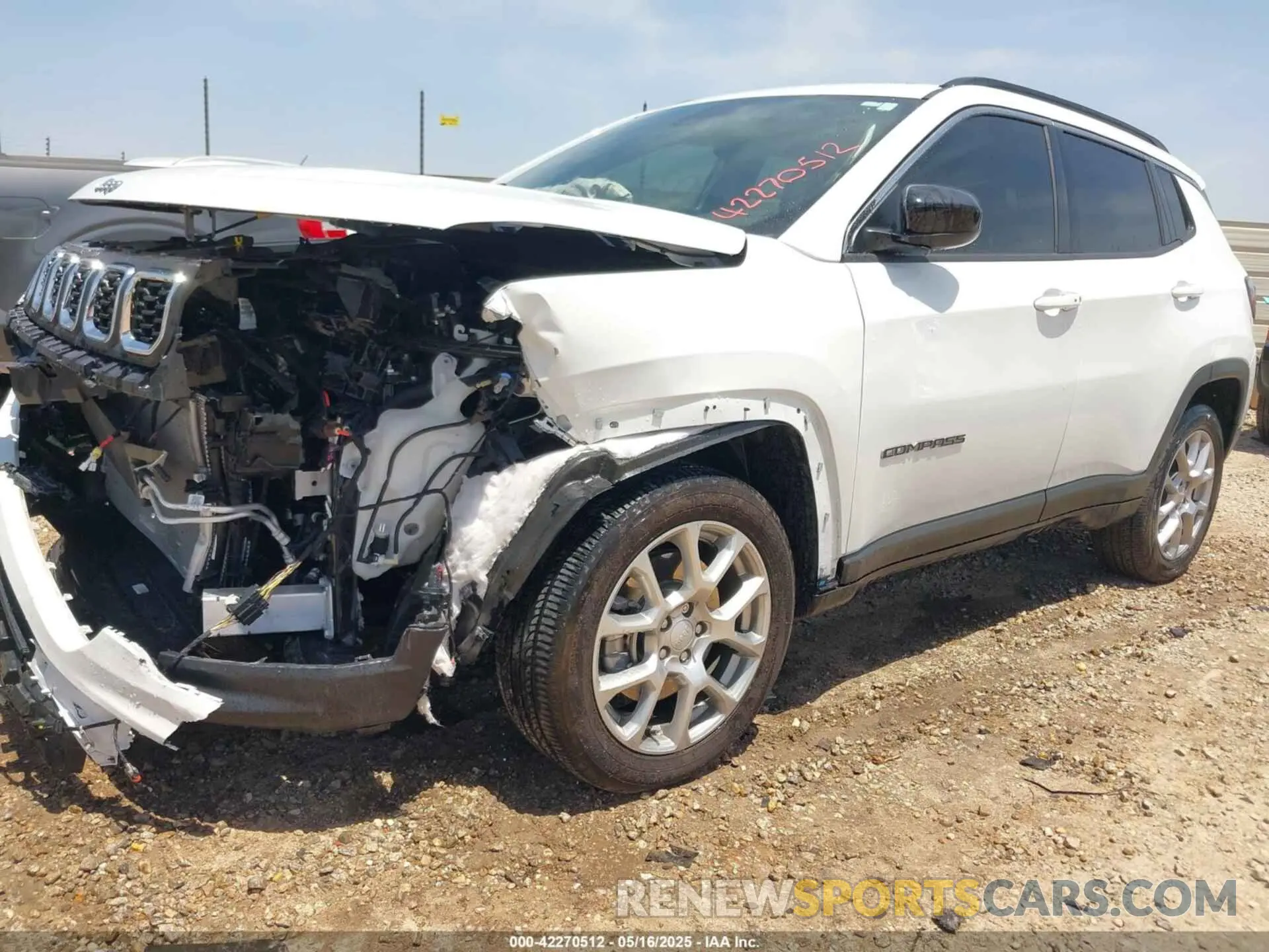 2 fotografías del automóvil dañado 3C4NJDFN5RT132085 JEEP COMPASS 2024