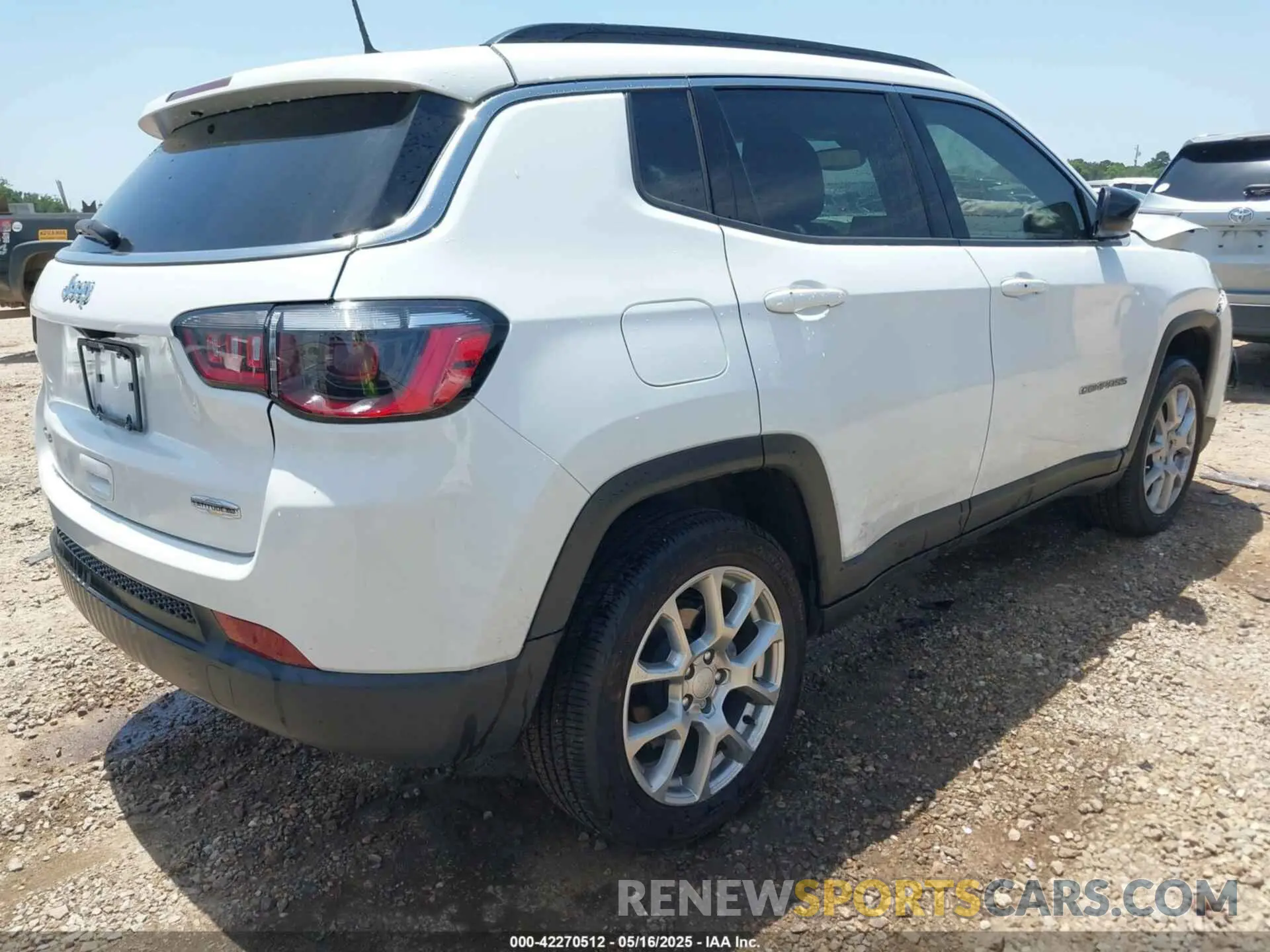 4 fotografías del automóvil dañado 3C4NJDFN5RT132085 JEEP COMPASS 2024