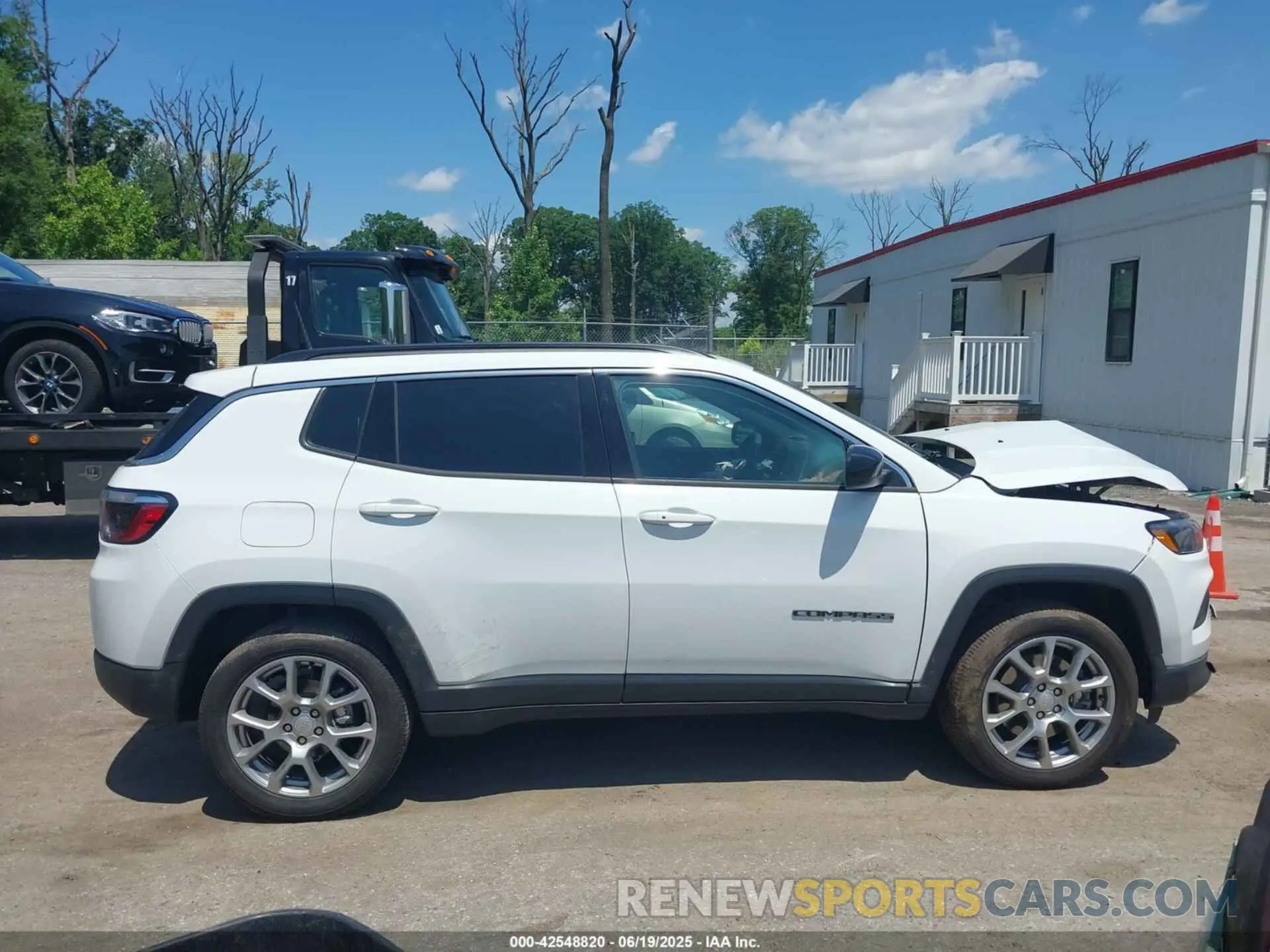 13 fotografías del automóvil dañado 3C4NJDFN8RT142657 JEEP COMPASS 2024