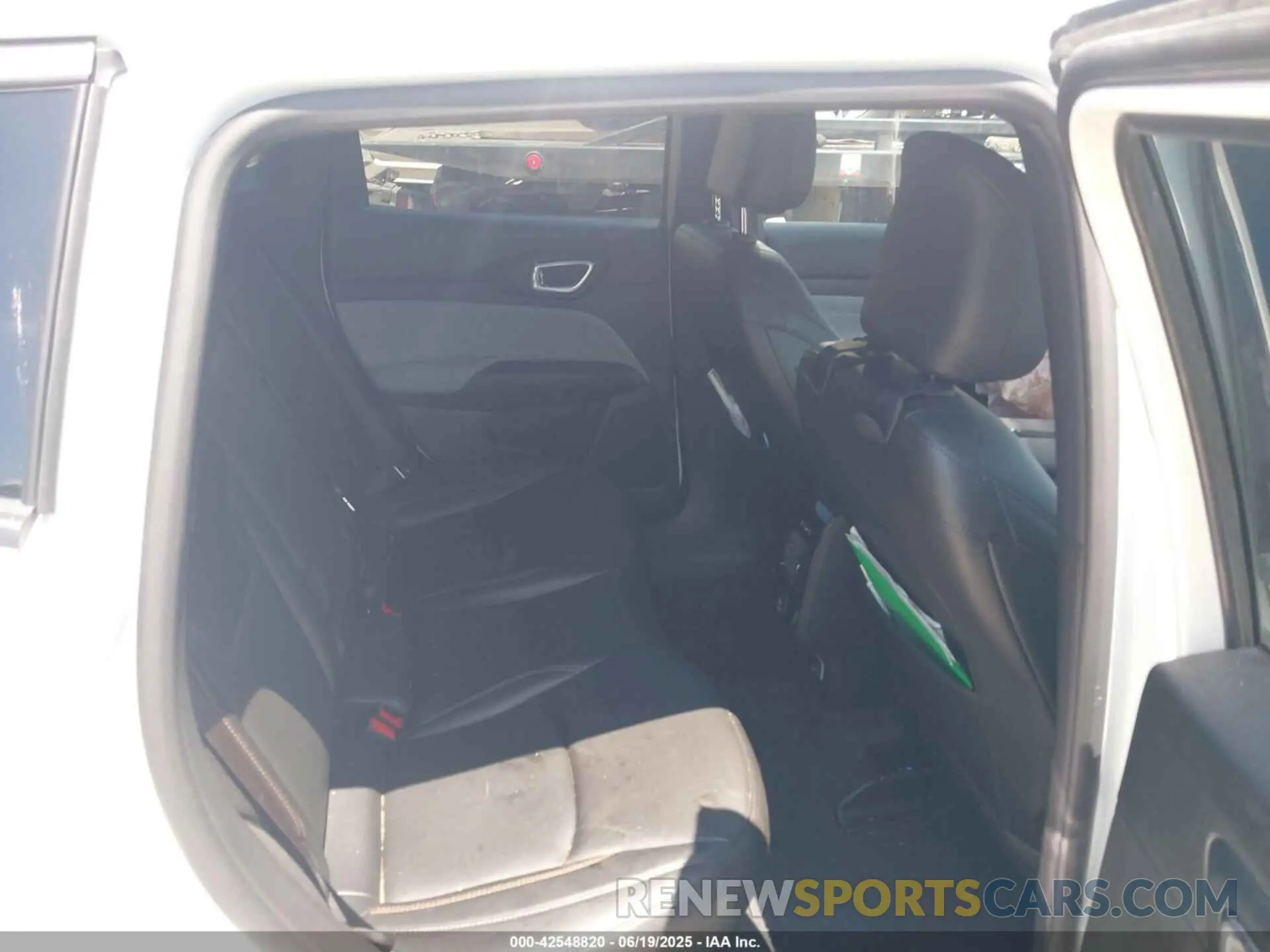 8 fotografías del automóvil dañado 3C4NJDFN8RT142657 JEEP COMPASS 2024