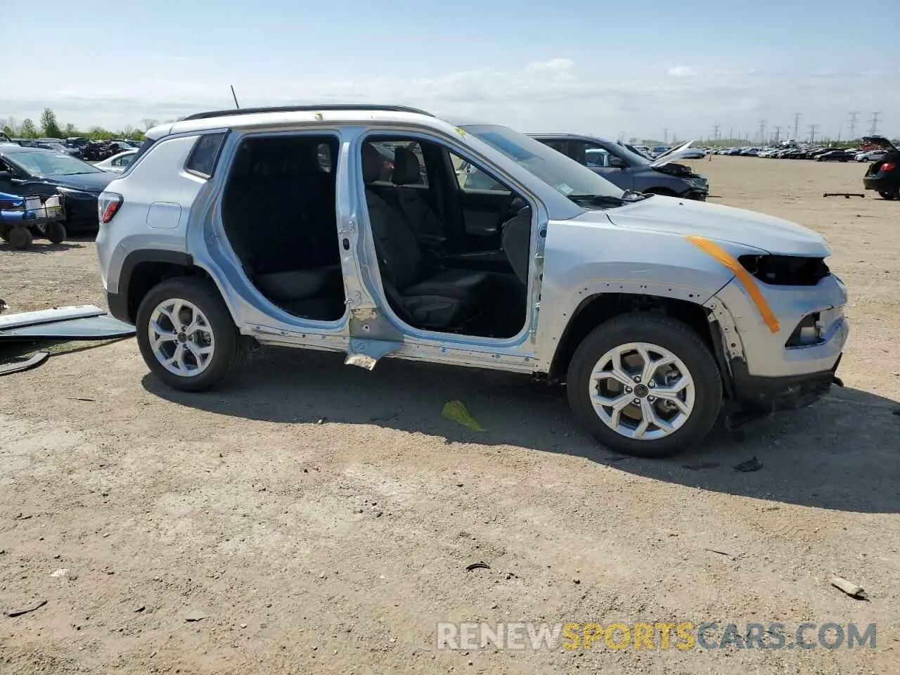 4 fotografías del automóvil dañado 3C4NJDBN1ST566404 JEEP COMPASS 2025