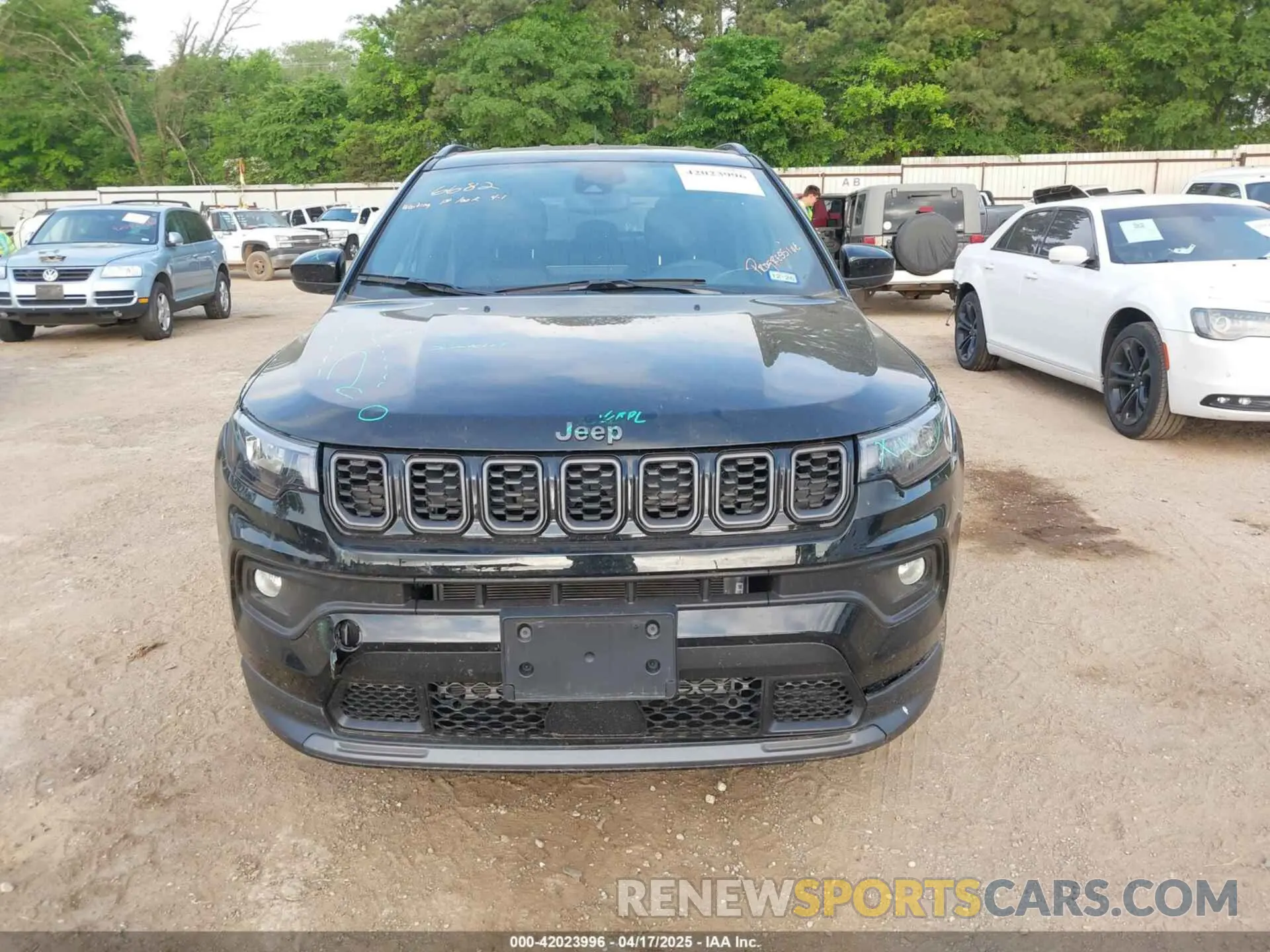 12 fotografías del automóvil dañado 3C4NJDBN4ST526236 JEEP COMPASS 2025