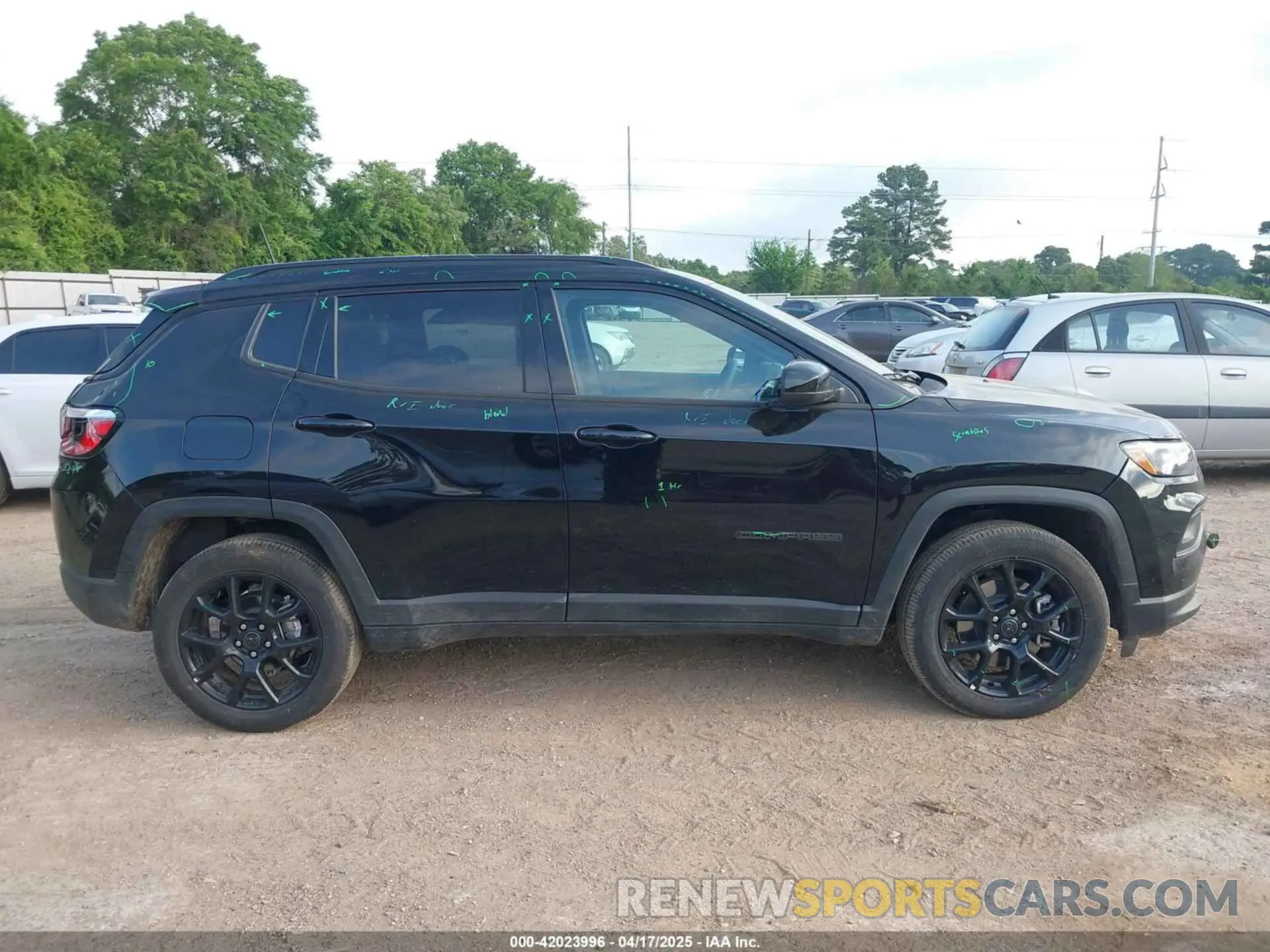13 fotografías del automóvil dañado 3C4NJDBN4ST526236 JEEP COMPASS 2025