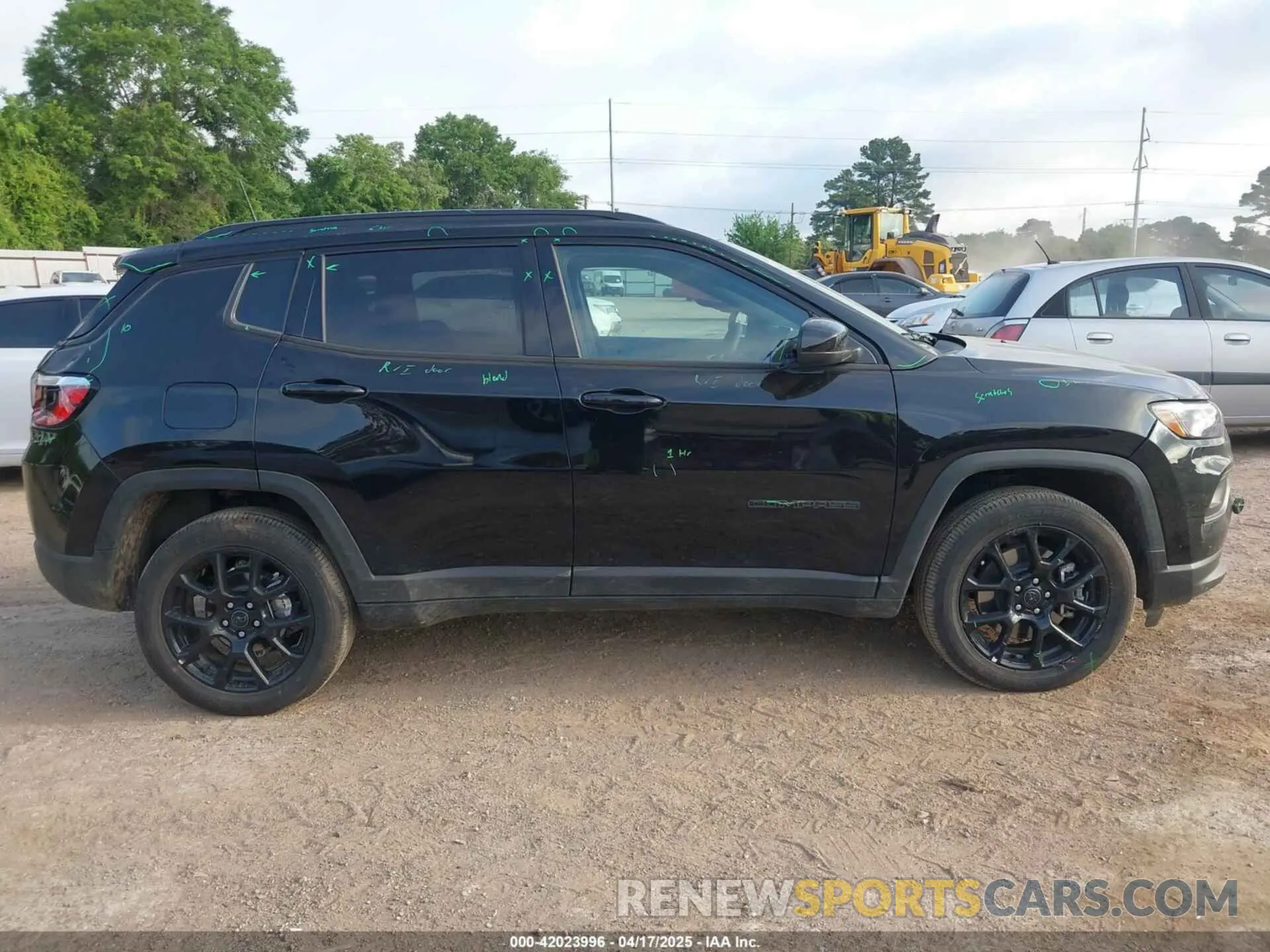 18 fotografías del automóvil dañado 3C4NJDBN4ST526236 JEEP COMPASS 2025