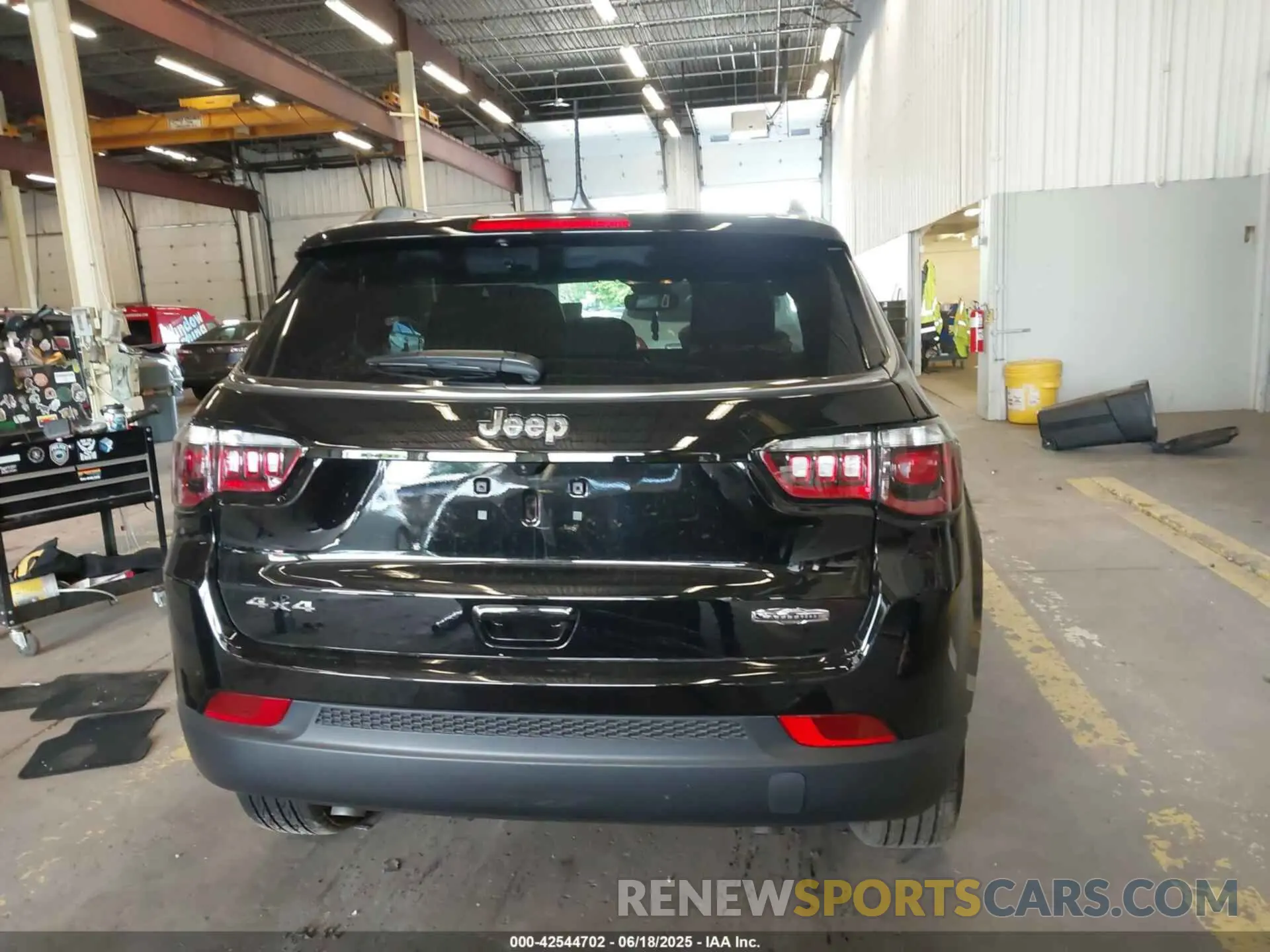 16 fotografías del automóvil dañado 3C4NJDBN5ST570777 JEEP COMPASS 2025