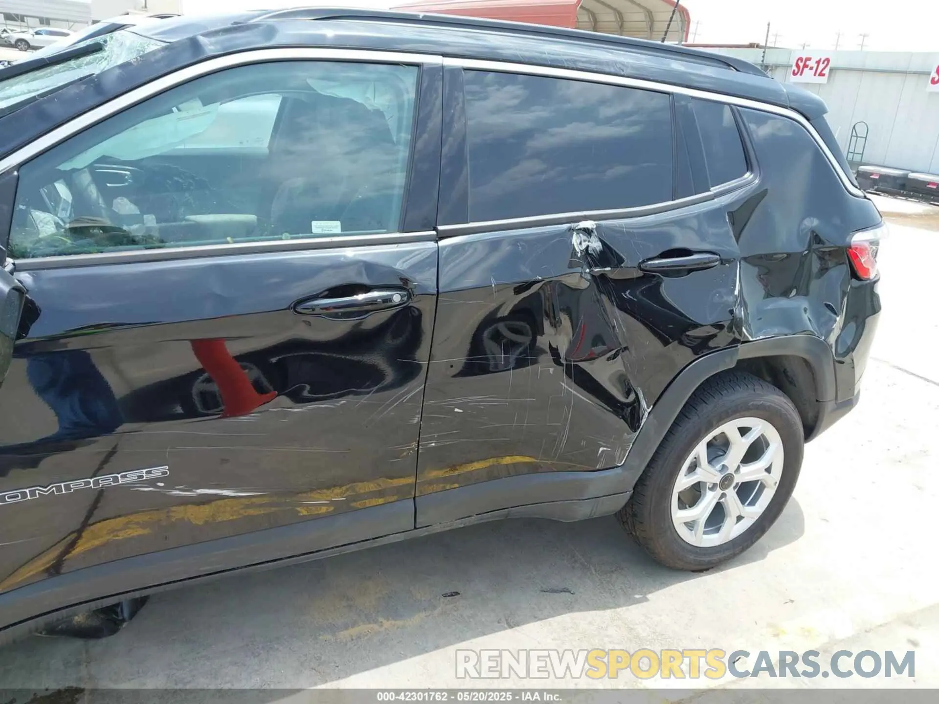 14 fotografías del automóvil dañado 3C4NJDBN5ST577602 JEEP COMPASS 2025