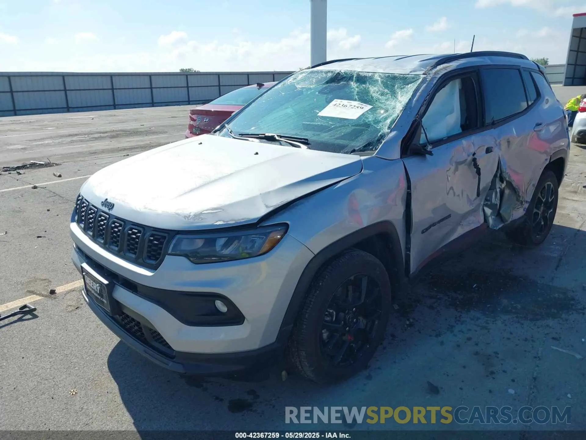 2 fotografías del automóvil dañado 3C4NJDBN8ST541659 JEEP COMPASS 2025