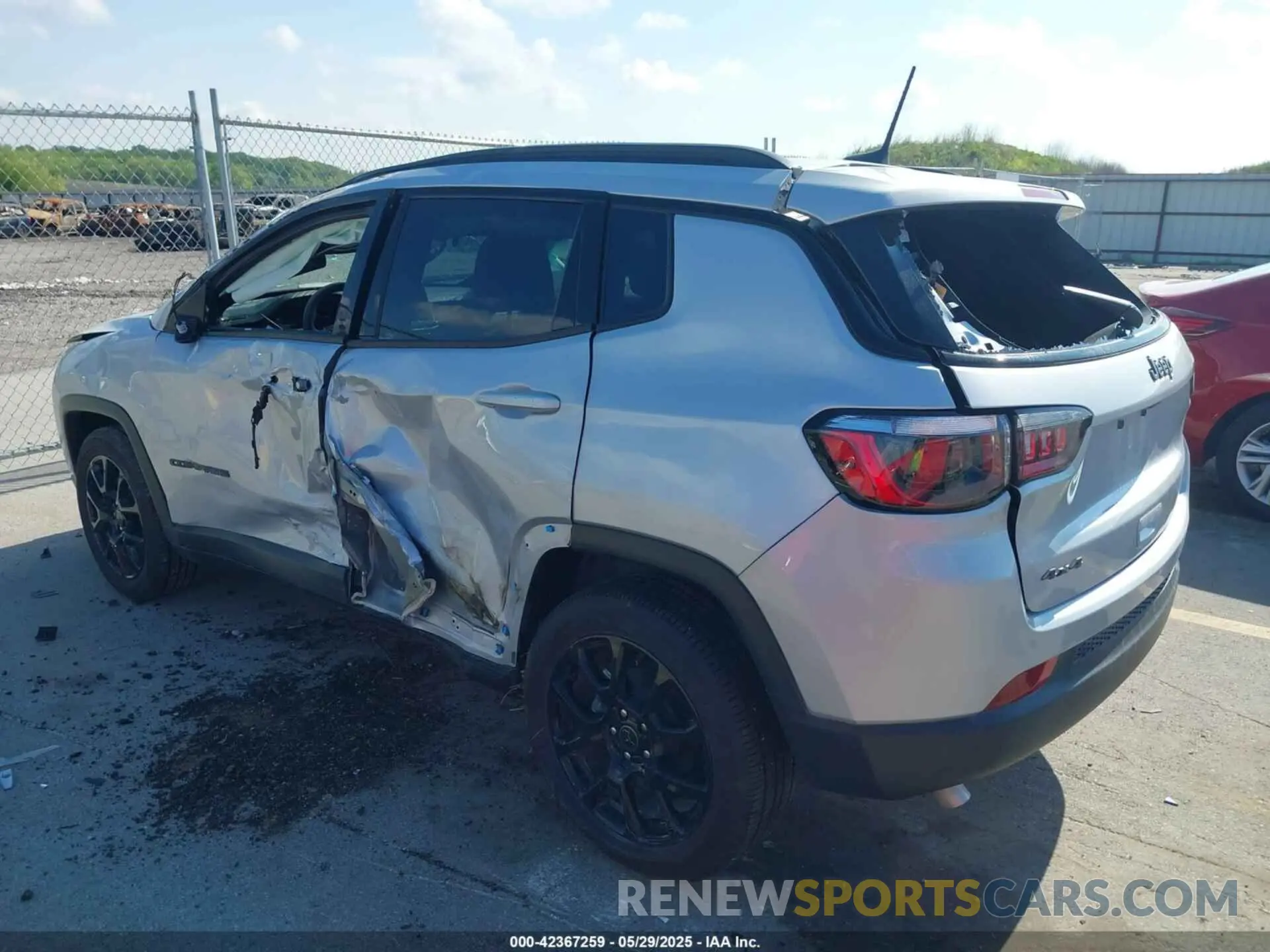 3 fotografías del automóvil dañado 3C4NJDBN8ST541659 JEEP COMPASS 2025