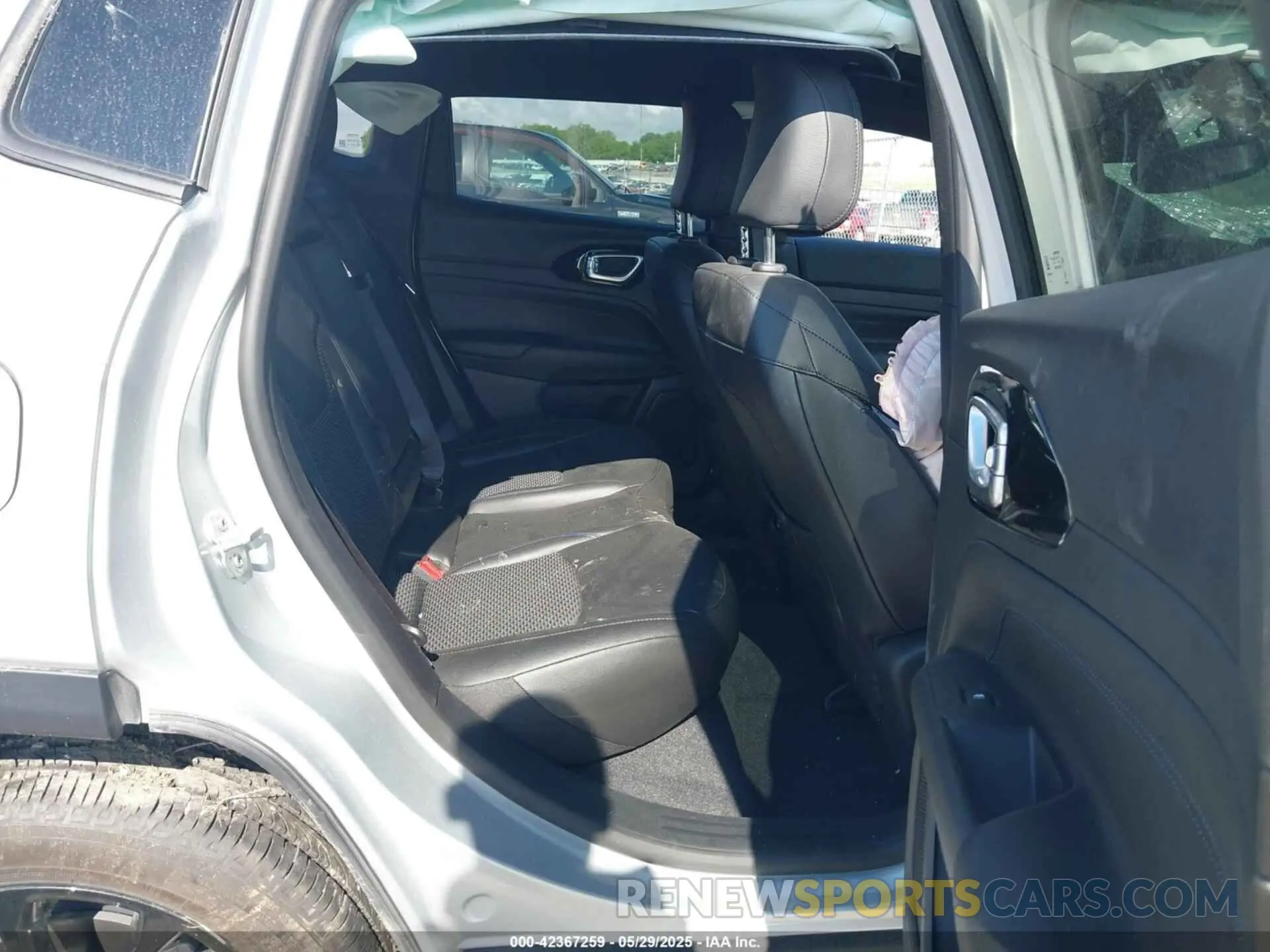 8 fotografías del automóvil dañado 3C4NJDBN8ST541659 JEEP COMPASS 2025