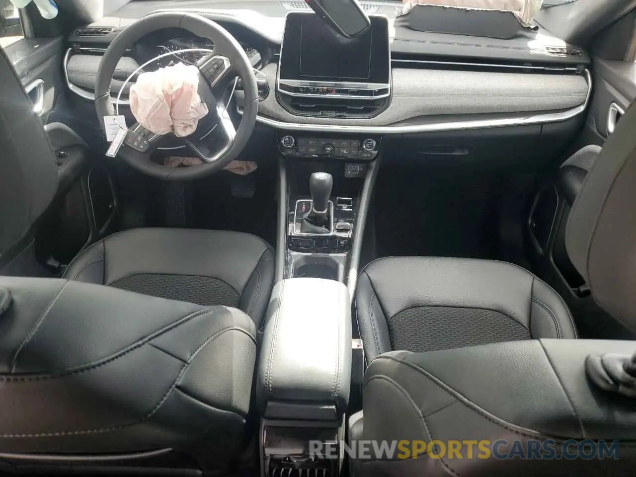 8 fotografías del automóvil dañado 3C4NJDBN8ST547719 JEEP COMPASS 2025