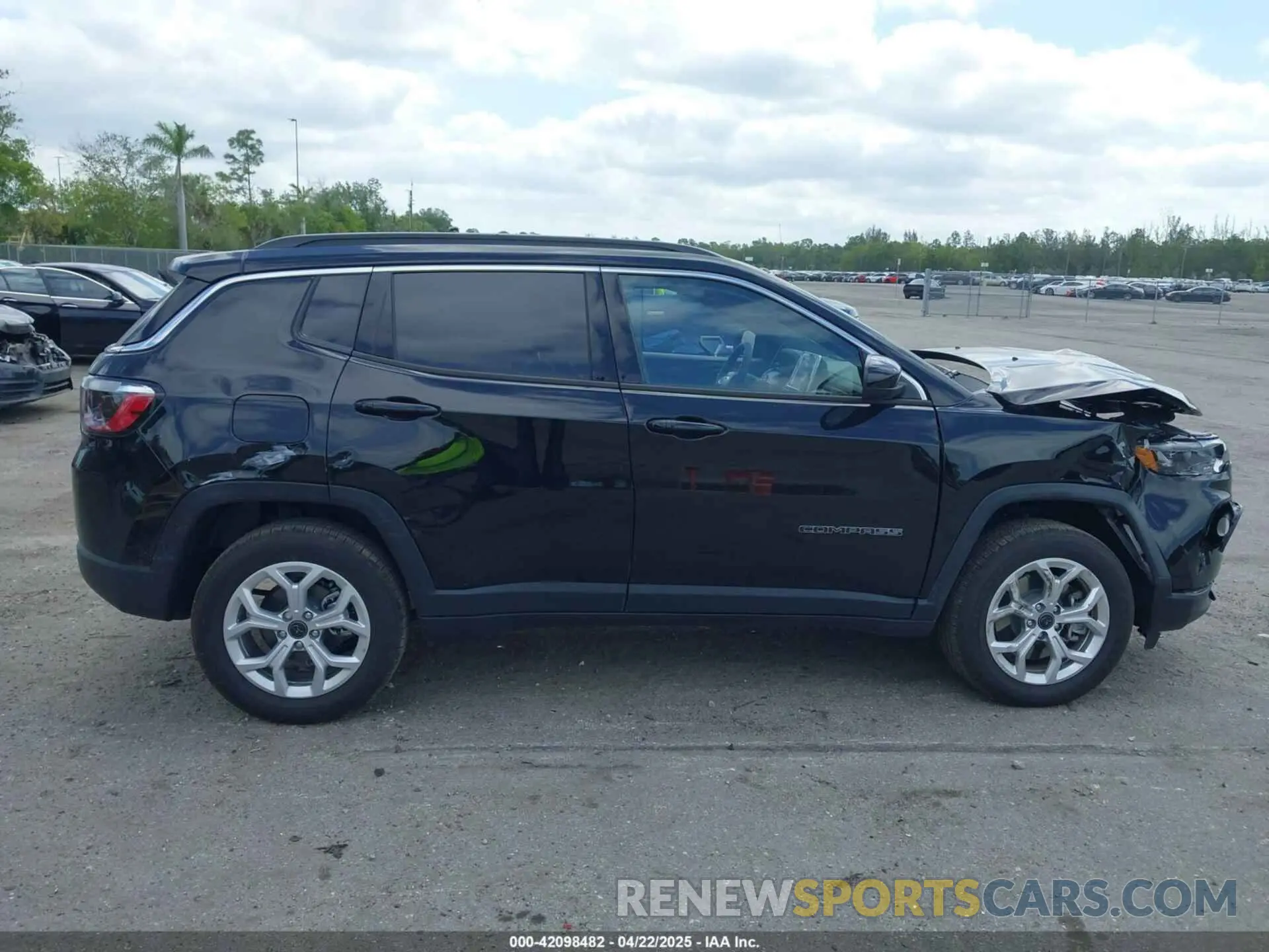 14 fotografías del automóvil dañado 3C4NJDBN9ST569440 JEEP COMPASS 2025