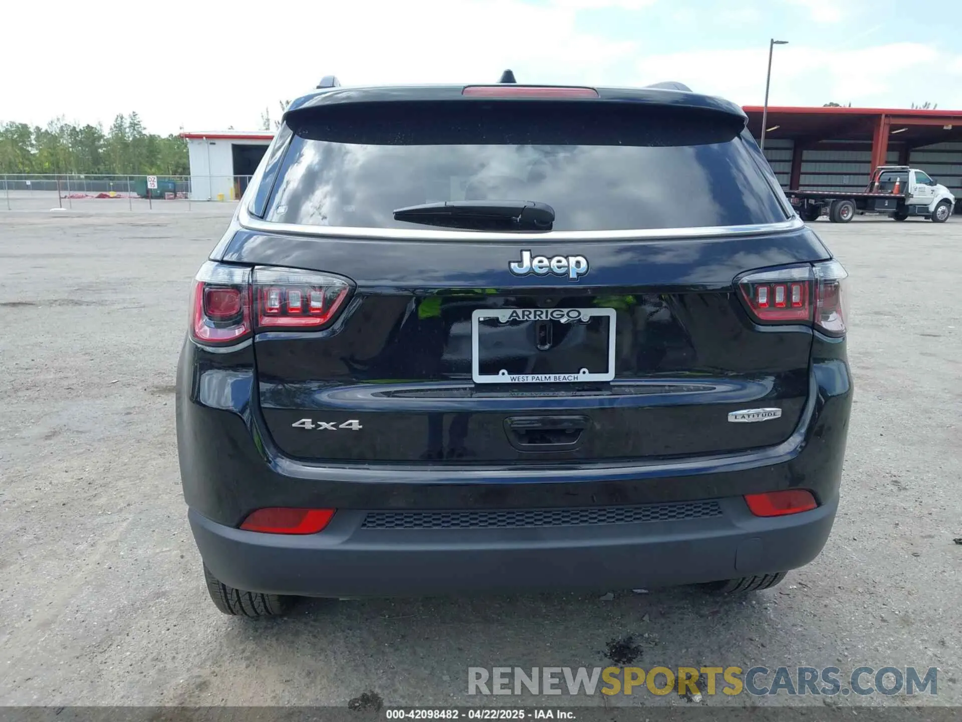 17 fotografías del automóvil dañado 3C4NJDBN9ST569440 JEEP COMPASS 2025