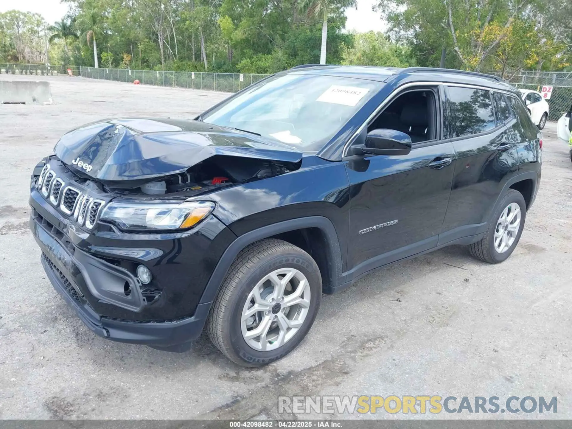 2 fotografías del automóvil dañado 3C4NJDBN9ST569440 JEEP COMPASS 2025
