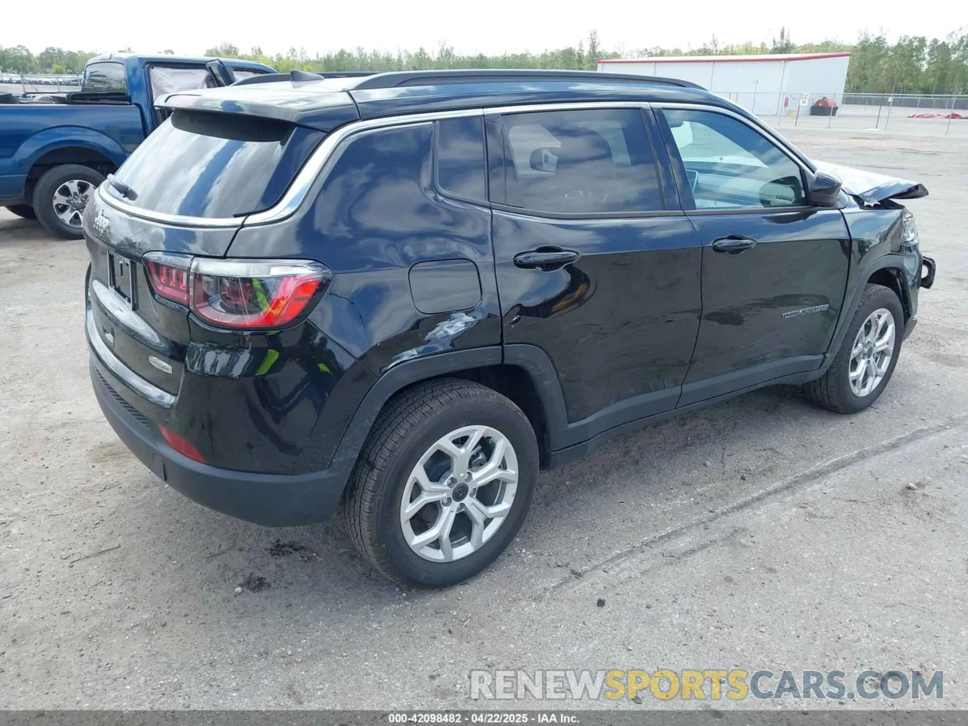 4 fotografías del automóvil dañado 3C4NJDBN9ST569440 JEEP COMPASS 2025