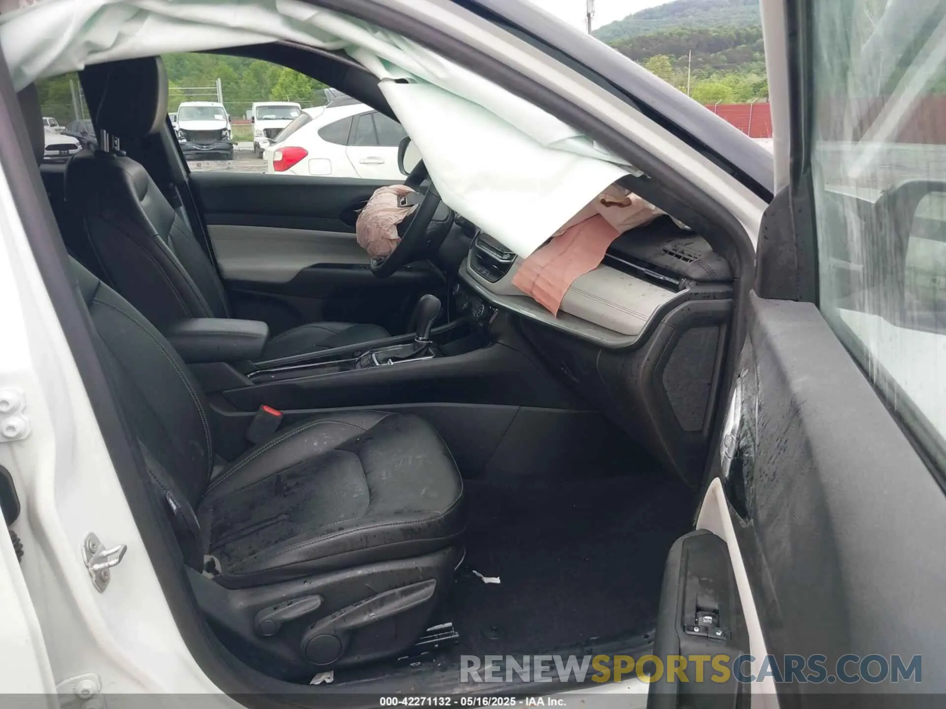 5 fotografías del automóvil dañado 3C4NJDCN6ST531680 JEEP COMPASS 2025