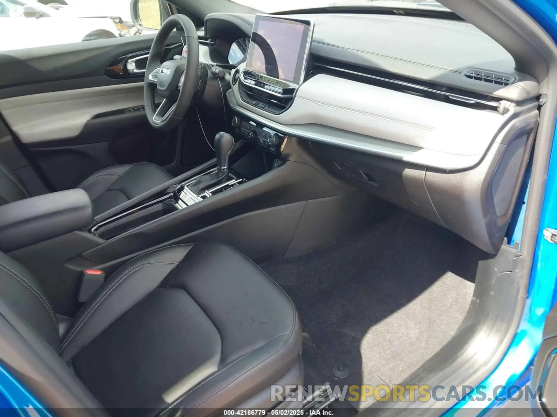 5 fotografías del automóvil dañado 3C4NJDCNXST549907 JEEP COMPASS 2025