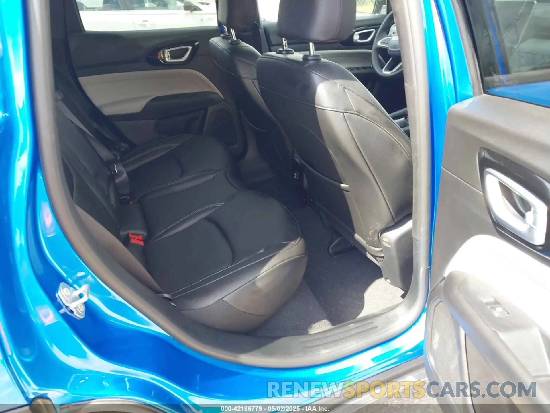 8 fotografías del automóvil dañado 3C4NJDCNXST549907 JEEP COMPASS 2025