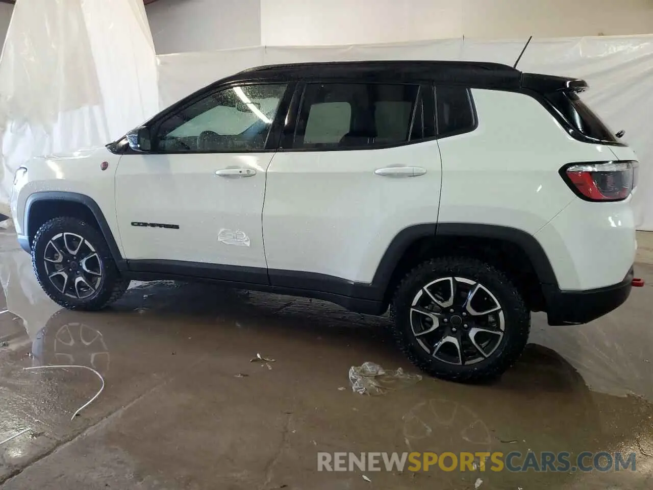 2 fotografías del automóvil dañado 3C4NJDDN0ST524190 JEEP COMPASS 2025