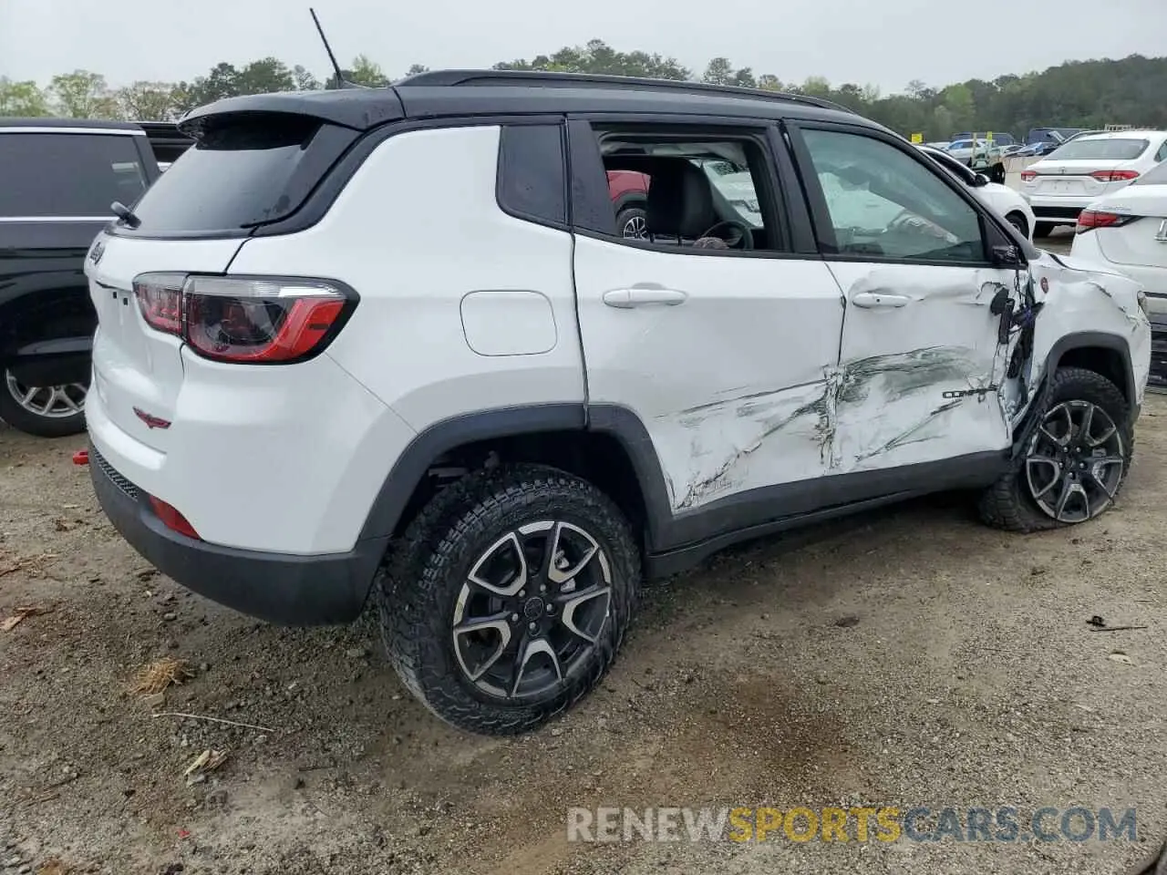 3 fotografías del automóvil dañado 3C4NJDDN3ST557023 JEEP COMPASS 2025