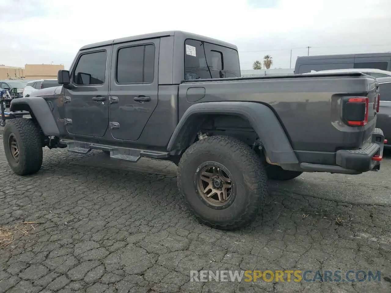 2 fotografías del automóvil dañado 1C6JJTBG9ML512347 JEEP GLADIATOR 2021