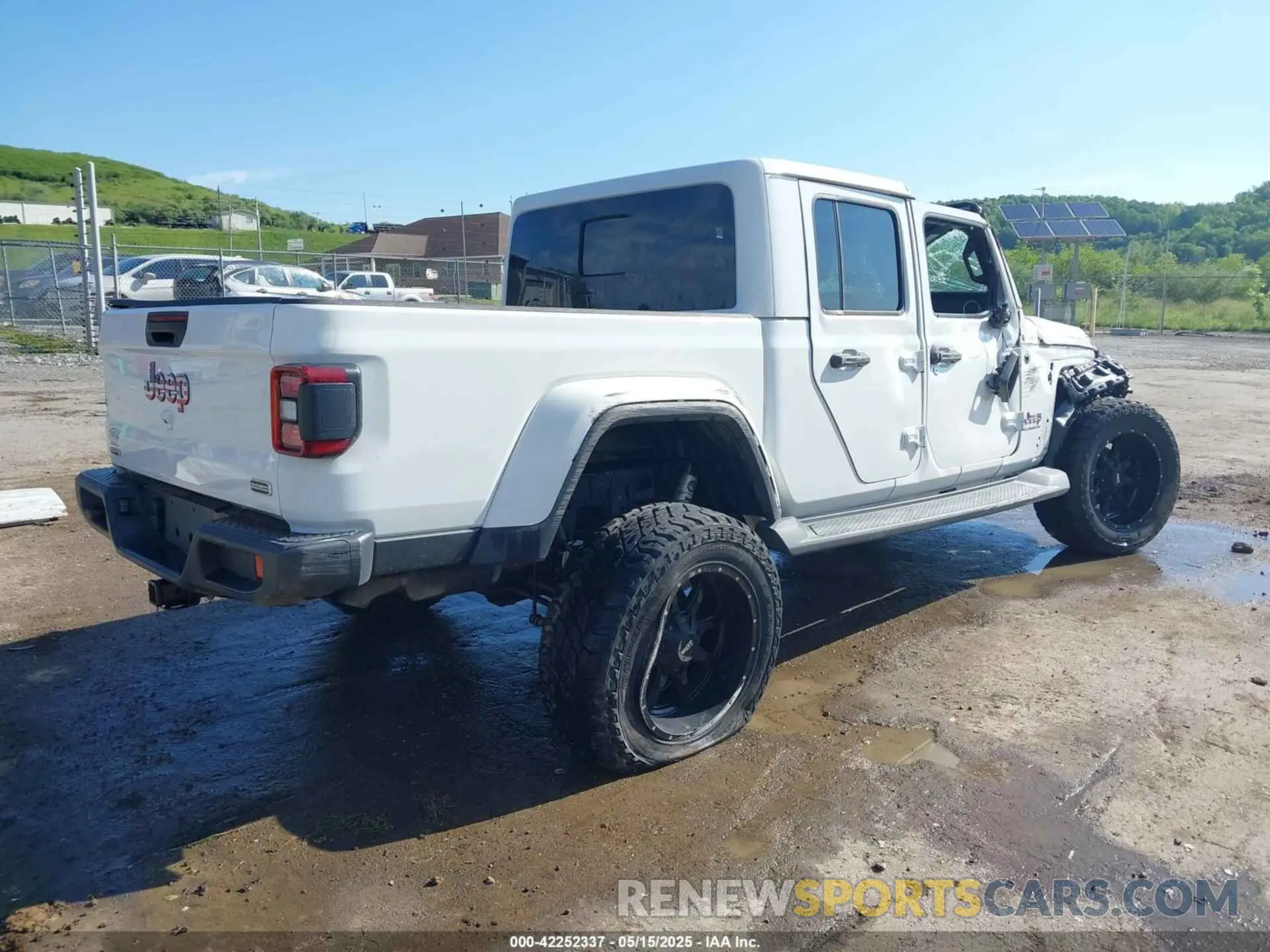 4 fotografías del automóvil dañado 1C6JJTFM0ML522667 JEEP GLADIATOR 2021