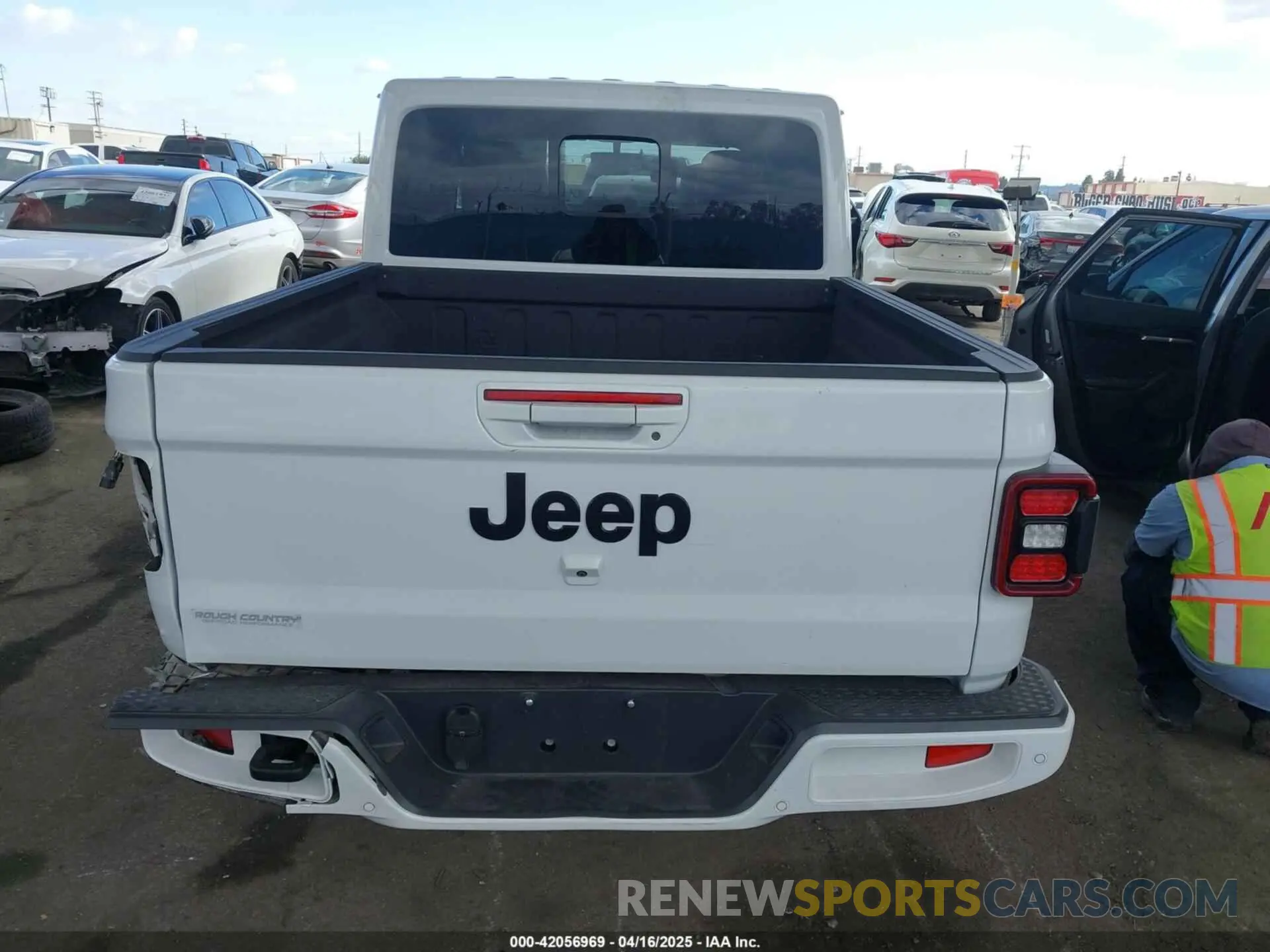 17 fotografías del automóvil dañado 1C6HJTFG7PL543870 JEEP GLADIATOR 2023