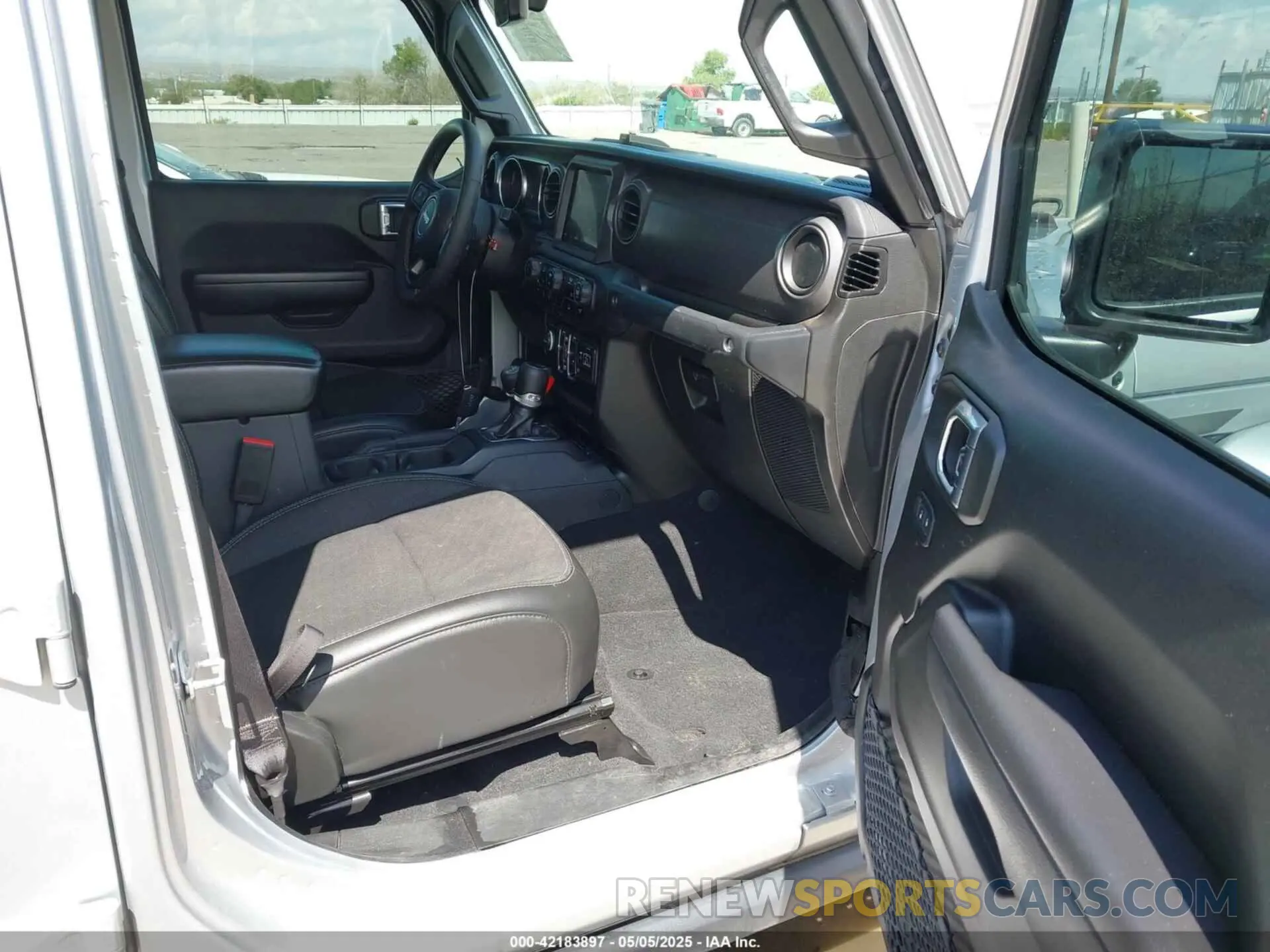 5 fotografías del automóvil dañado 1C6JJTAG3PL517372 JEEP GLADIATOR 2023