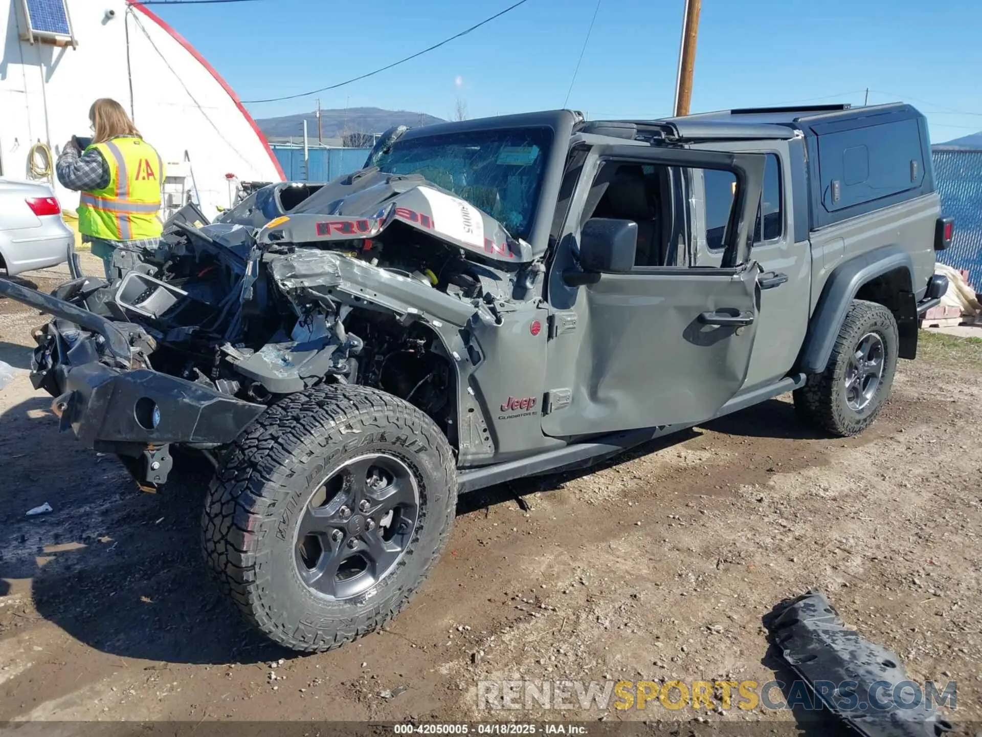 2 fotografías del automóvil dañado 1C6JJTBG2PL526367 JEEP GLADIATOR 2023