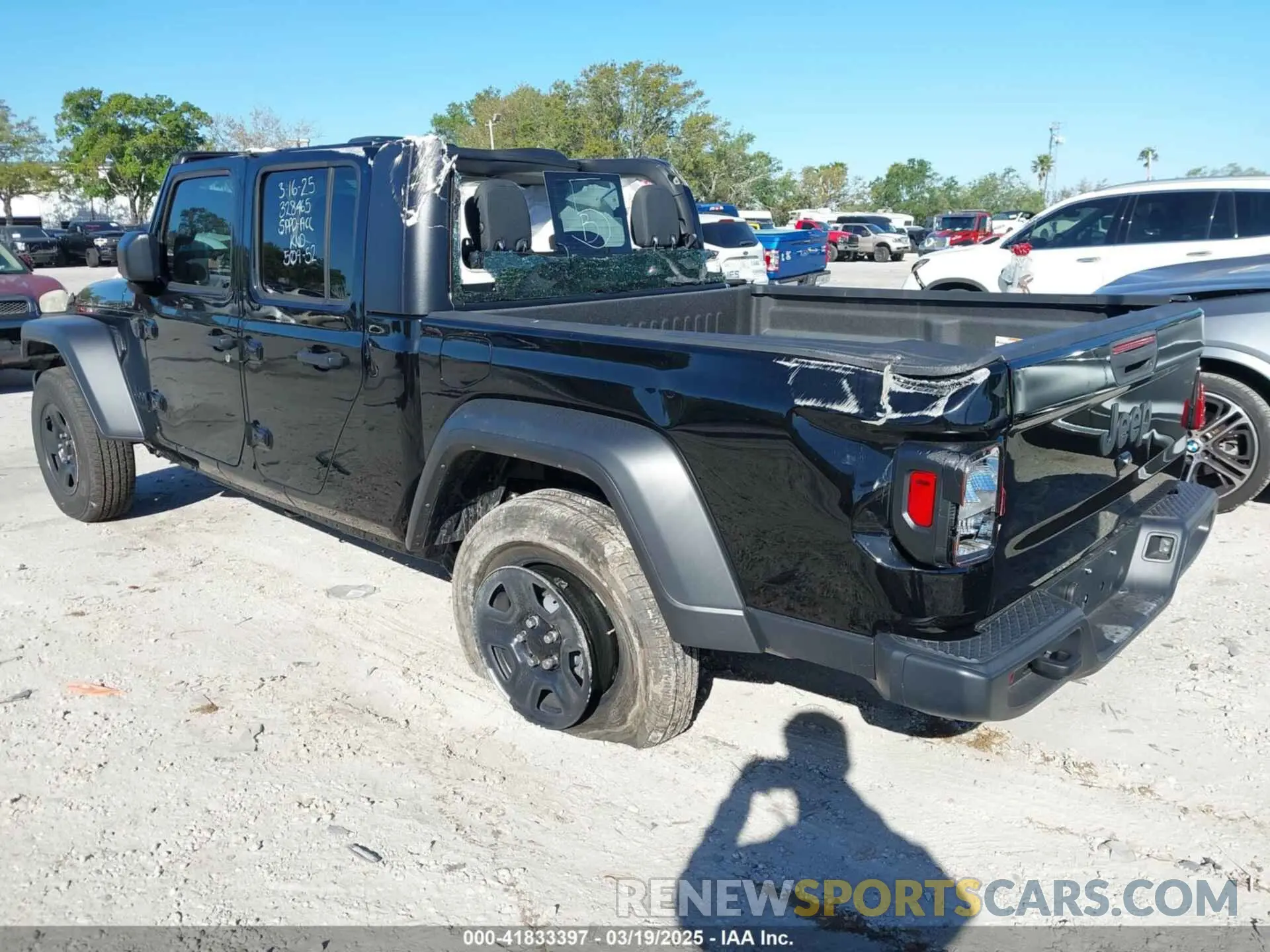 3 fotografías del automóvil dañado 1C6HJTAG6RL111586 JEEP GLADIATOR 2024