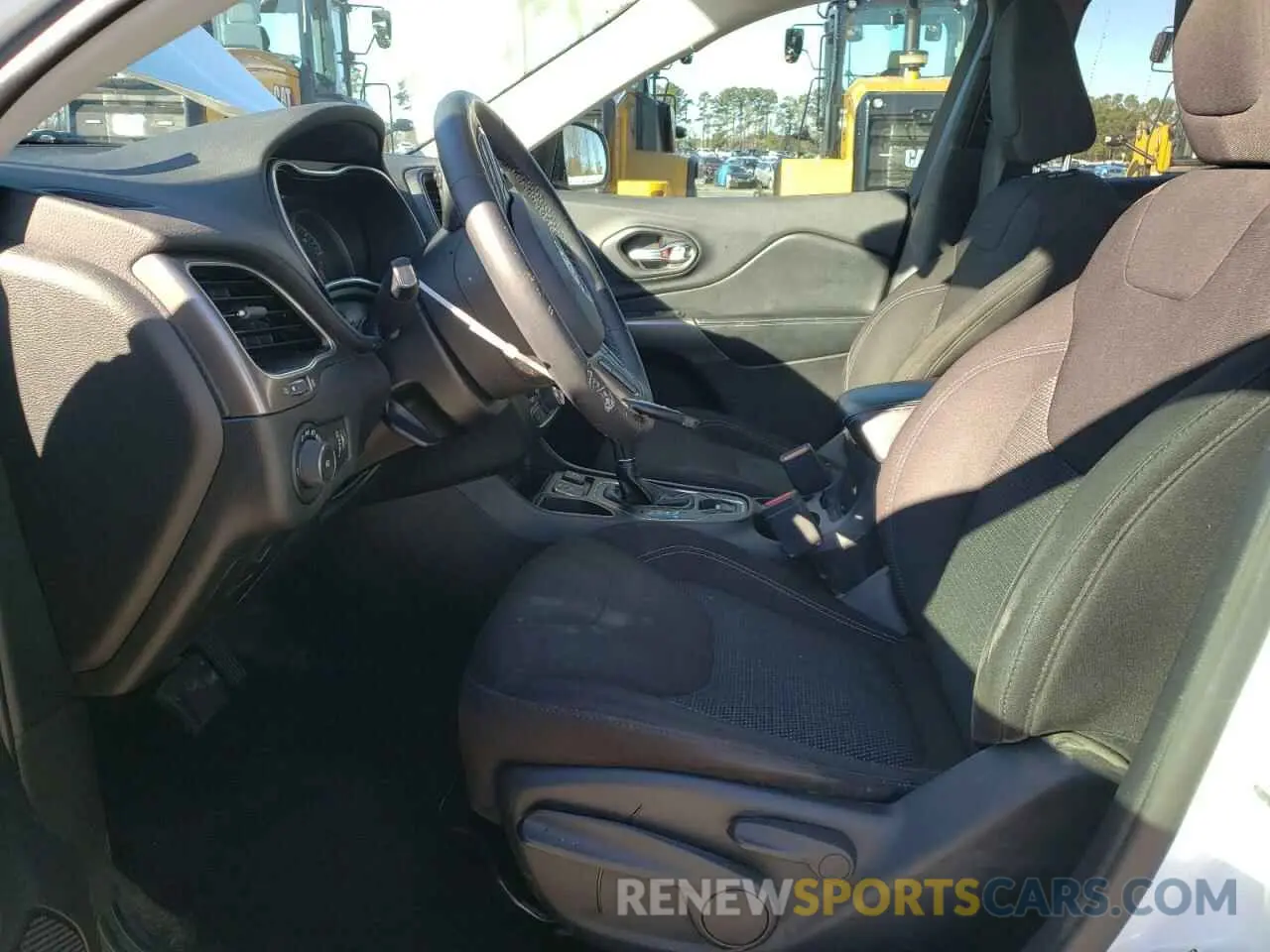 7 fotografías del automóvil dañado 1C4PJLCB0KD246911 JEEP GRAND CHER 2019