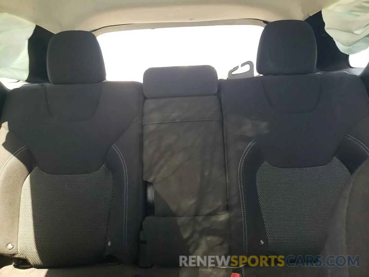 10 fotografías del automóvil dañado 1C4PJLCB2KD175825 JEEP GRAND CHER 2019