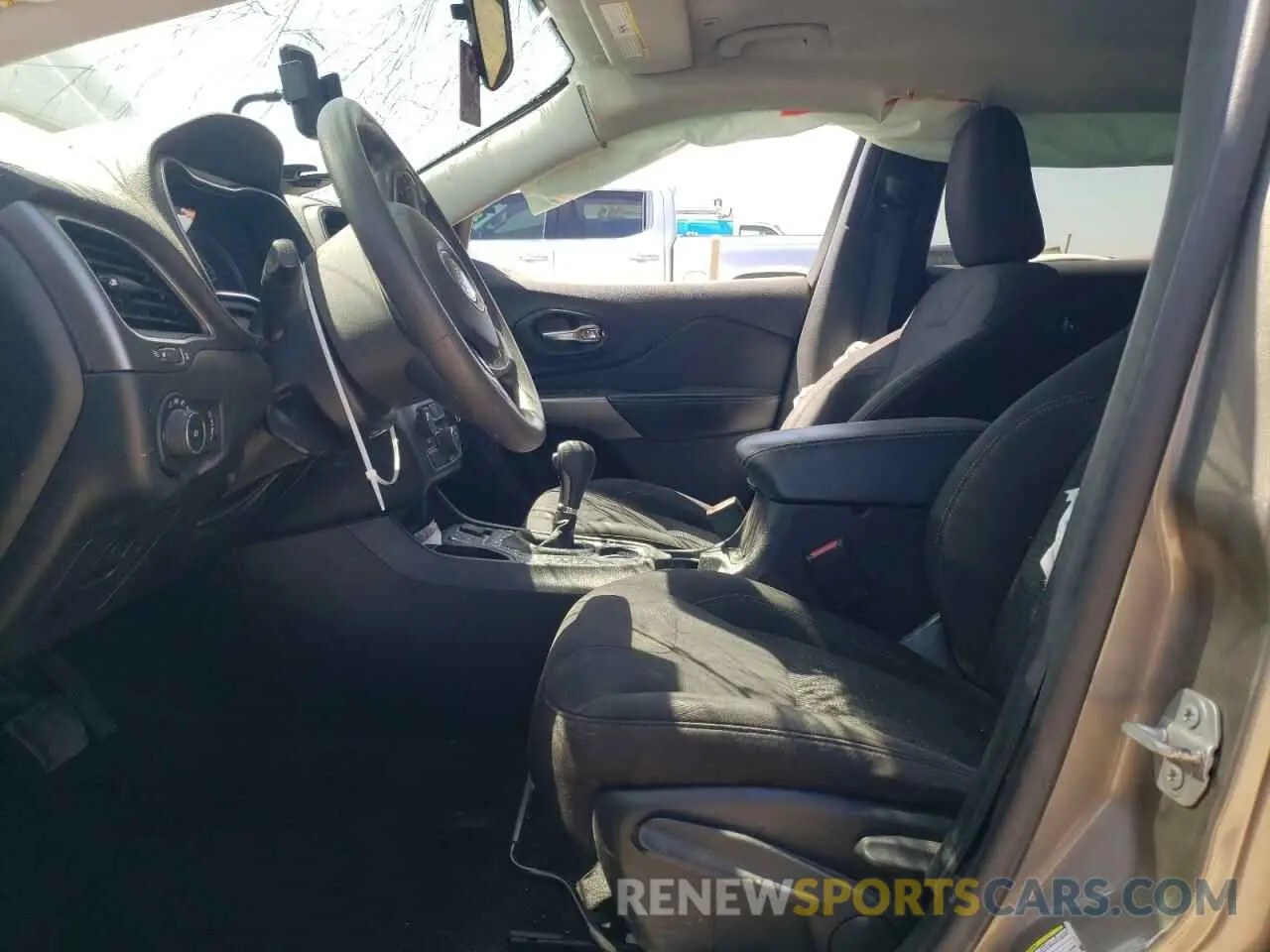 7 fotografías del automóvil dañado 1C4PJLCB2KD175825 JEEP GRAND CHER 2019