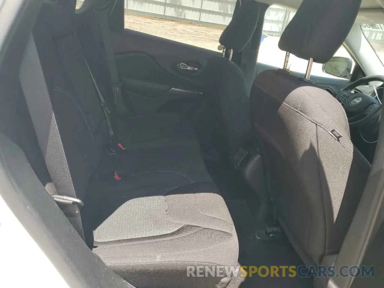 10 fotografías del automóvil dañado 1C4PJLCB2KD221315 JEEP GRAND CHER 2019